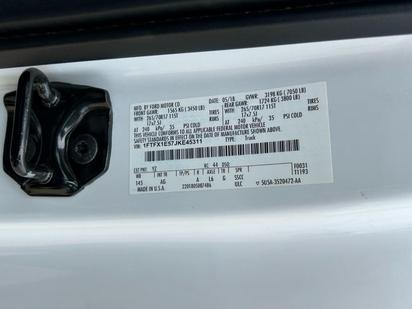 2018 White /Gray Ford F-150 XL SuperCab 6.5-ft. Bed 4WD (1FTFX1E57JK) with an 5.0L V8 OHV 16V engine, AUTOMATIC transmission, located at 17760 Hwy 62, Morris, OK, 74445, (918) 733-4887, 35.609104, -95.877060 - Photo#29