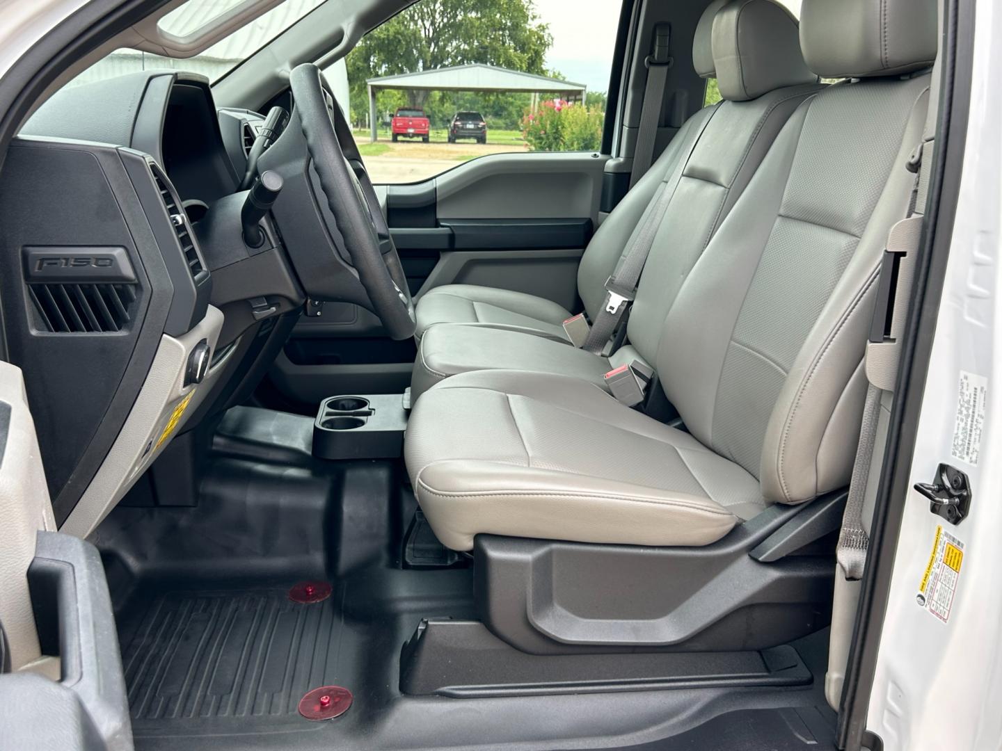 2018 White /Gray Ford F-150 XL SuperCab 6.5-ft. Bed 4WD (1FTFX1E57JK) with an 5.0L V8 OHV 16V engine, AUTOMATIC transmission, located at 17760 Hwy 62, Morris, OK, 74445, (918) 733-4887, 35.609104, -95.877060 - Photo#8