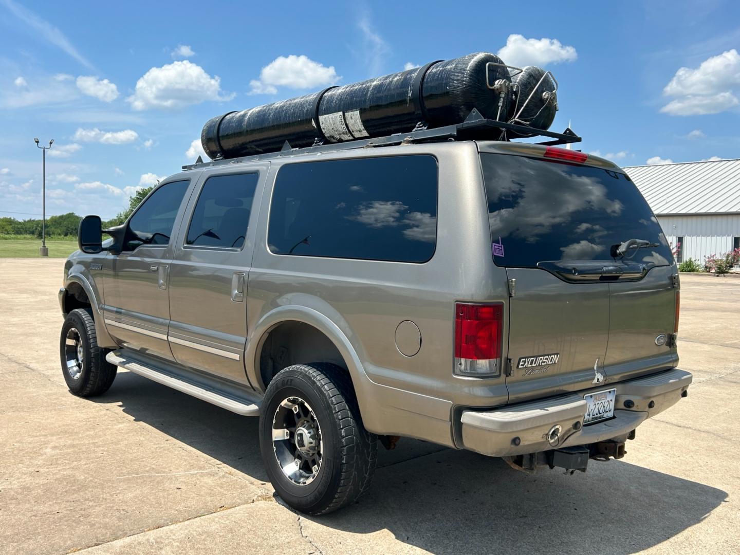 2002 GRAY /TAN Ford Excursion LIMITED (1FMNU43S32E) with an 6.8L V10 engine, AUTOMATIC transmission, located at 17760 Hwy 62, Morris, OK, 74445, (918) 733-4887, 35.609104, -95.877060 - Photo#6