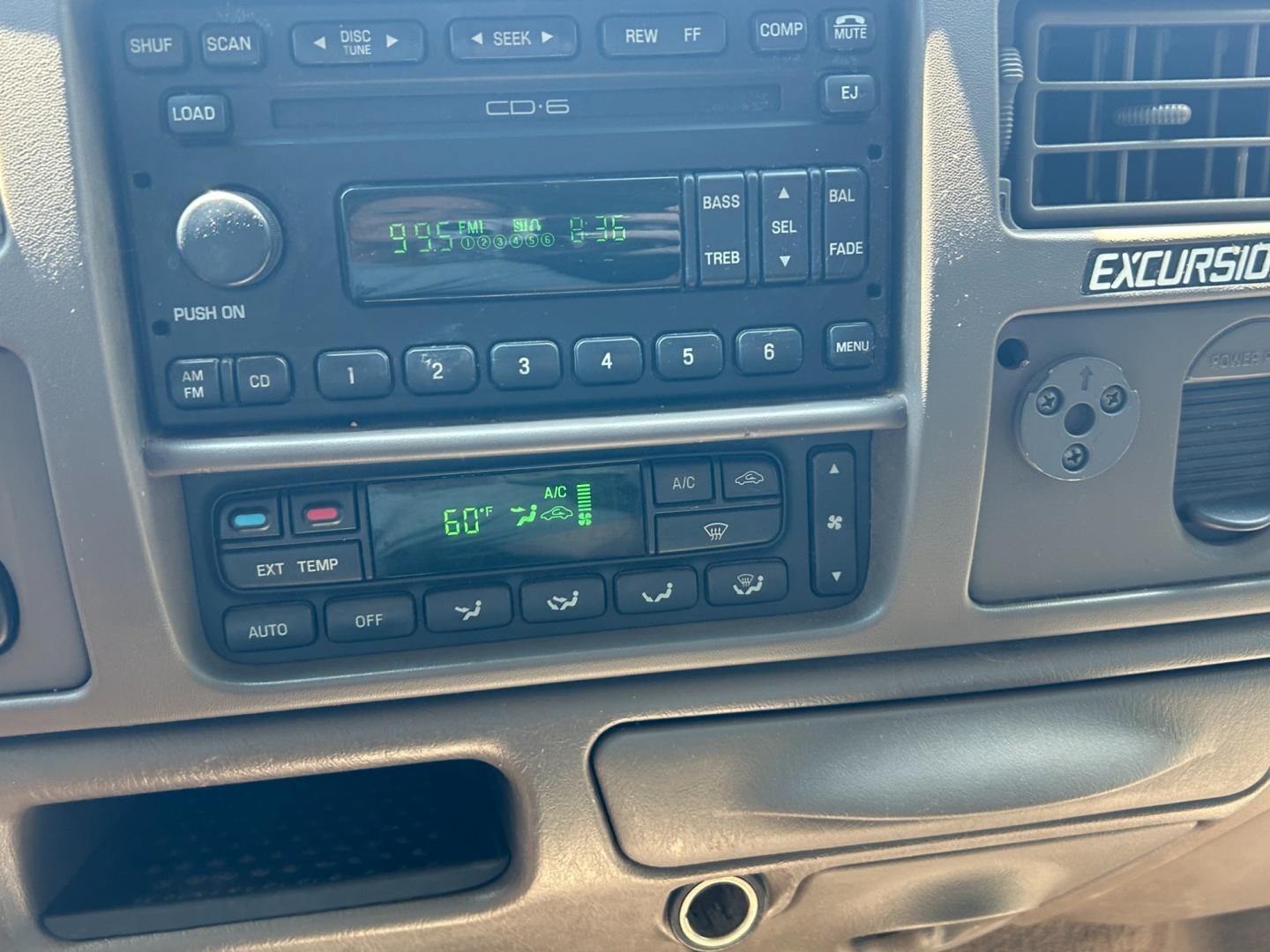 2002 GRAY /TAN Ford Excursion LIMITED (1FMNU43S32E) with an 6.8L V10 engine, AUTOMATIC transmission, located at 17760 Hwy 62, Morris, OK, 74445, (918) 733-4887, 35.609104, -95.877060 - Photo#11