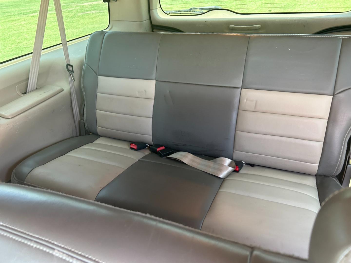 2002 GRAY /TAN Ford Excursion LIMITED (1FMNU43S32E) with an 6.8L V10 engine, AUTOMATIC transmission, located at 17760 Hwy 62, Morris, OK, 74445, (918) 733-4887, 35.609104, -95.877060 - Photo#17