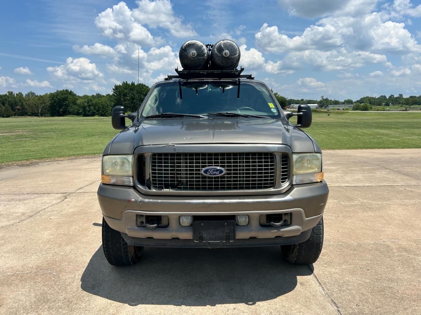 2002 GRAY /TAN Ford Excursion LIMITED (1FMNU43S32E) with an 6.8L V10 engine, AUTOMATIC transmission, located at 17760 Hwy 62, Morris, OK, 74445, (918) 733-4887, 35.609104, -95.877060 - Photo#1