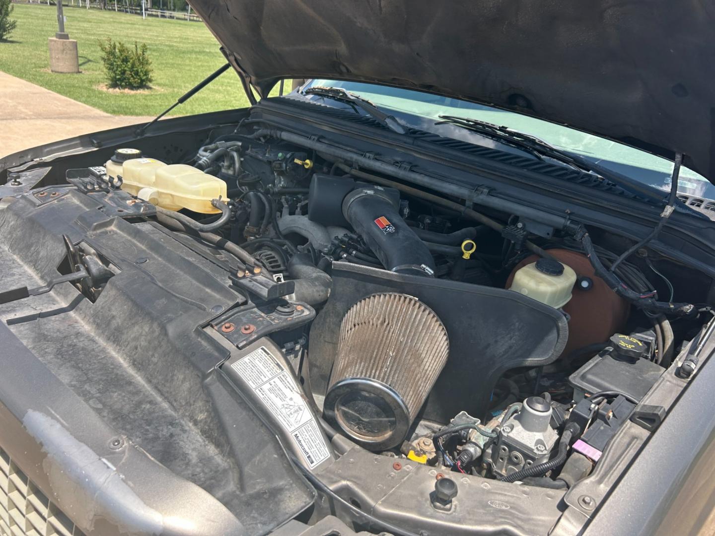 2002 GRAY /TAN Ford Excursion LIMITED (1FMNU43S32E) with an 6.8L V10 engine, AUTOMATIC transmission, located at 17760 Hwy 62, Morris, OK, 74445, (918) 733-4887, 35.609104, -95.877060 - Photo#22