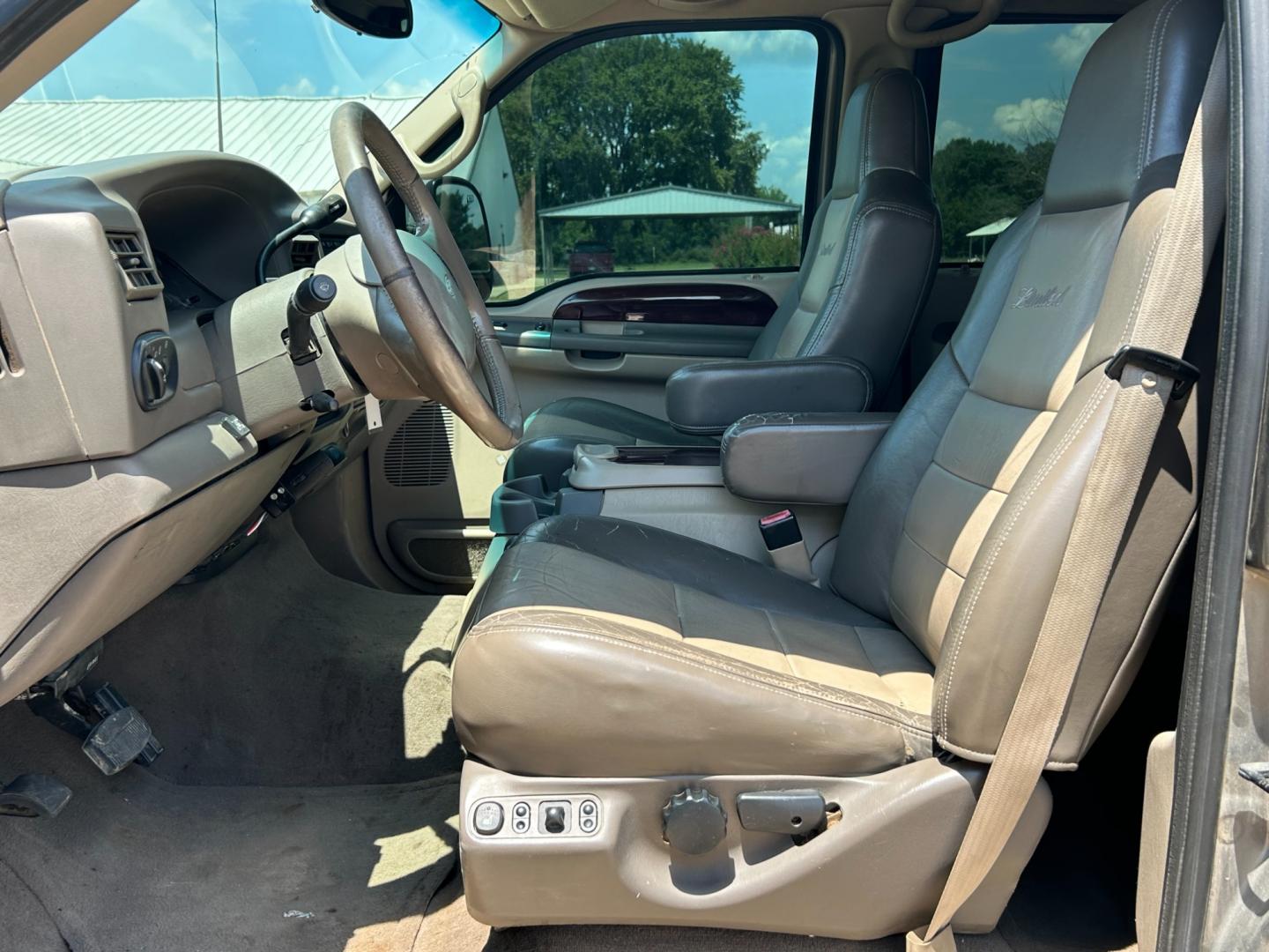 2002 GRAY /TAN Ford Excursion LIMITED (1FMNU43S32E) with an 6.8L V10 engine, AUTOMATIC transmission, located at 17760 Hwy 62, Morris, OK, 74445, (918) 733-4887, 35.609104, -95.877060 - Photo#8