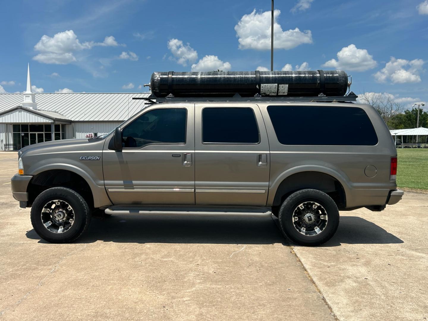 2002 GRAY /TAN Ford Excursion LIMITED (1FMNU43S32E) with an 6.8L V10 engine, AUTOMATIC transmission, located at 17760 Hwy 62, Morris, OK, 74445, (918) 733-4887, 35.609104, -95.877060 - Photo#7