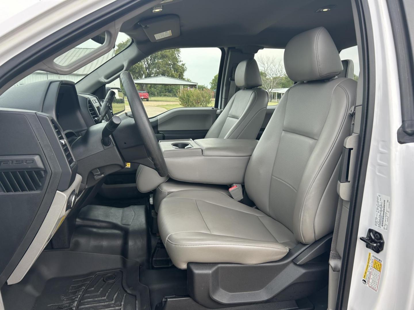 2018 White /Gray Ford F-150 SuperCab 6.5-ft. 4WD (1FTFX1E55JK) with an 5.0L V8 OHV 16V engine, 6A transmission, located at 17760 Hwy 62, Morris, OK, 74445, (918) 733-4887, 35.609104, -95.877060 - Photo#8