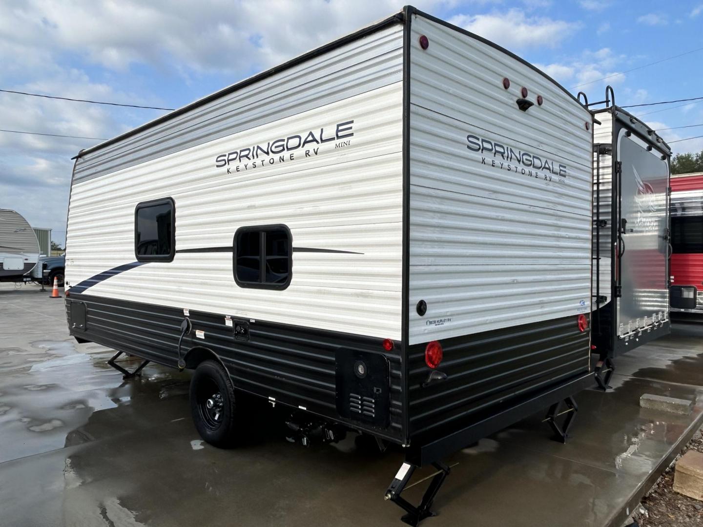 2024 /TAN Keystone SPRINGDALE 1800BH 1800BH (4YDTSGG12RW) , located at 17760 Hwy 62, Morris, OK, 74445, 35.609104, -95.877060 - Photo#2