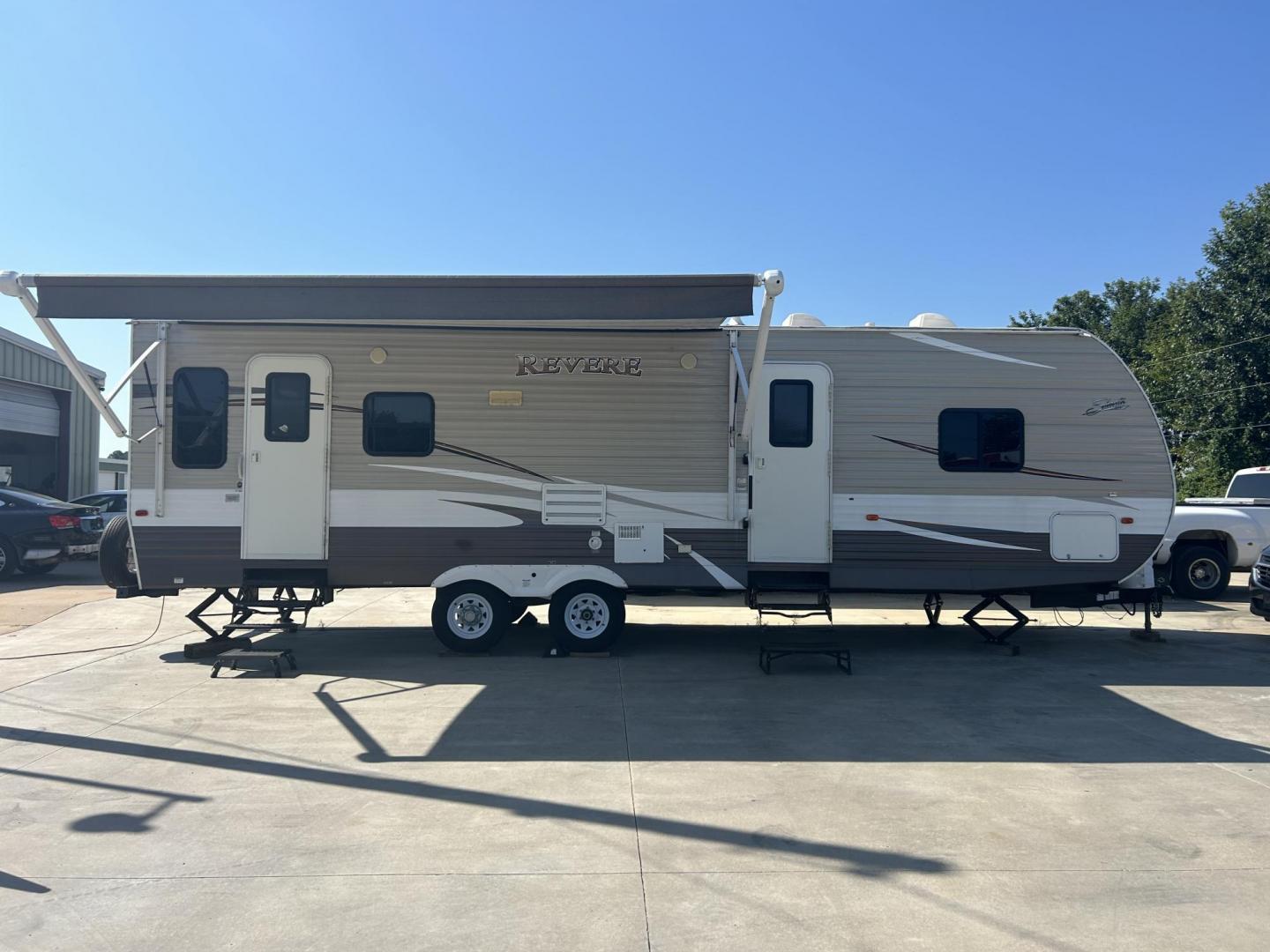 2018 /TAN Forest River Shasta Revere 27RL (5ZT2SHSB3JE) , located at 17760 Hwy 62, Morris, OK, 74445, 35.609104, -95.877060 - Photo#1
