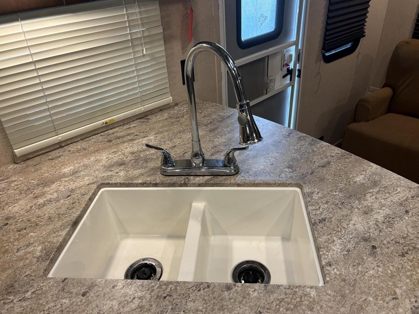 2018 /TAN Forest River Shasta Revere 27RL (5ZT2SHSB3JE) , located at 17760 Hwy 62, Morris, OK, 74445, 35.609104, -95.877060 - Photo#13