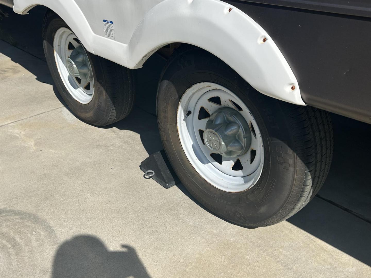 2018 /TAN Forest River Shasta Revere 27RL (5ZT2SHSB3JE) , located at 17760 Hwy 62, Morris, OK, 74445, 35.609104, -95.877060 - Photo#27