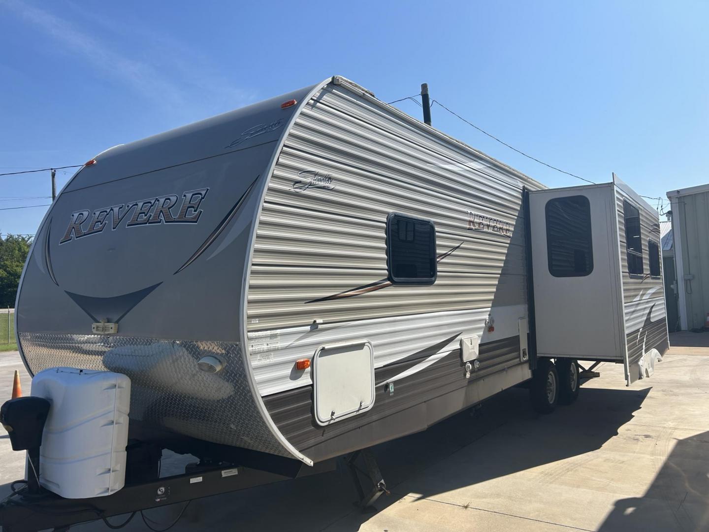 2018 /TAN Forest River Shasta Revere 27RL (5ZT2SHSB3JE) , located at 17760 Hwy 62, Morris, OK, 74445, 35.609104, -95.877060 - Photo#4