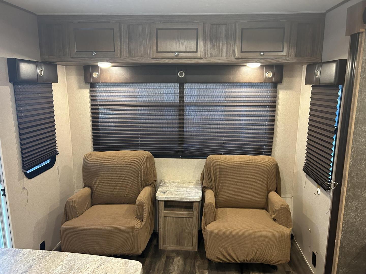 2018 /TAN Forest River Shasta Revere 27RL (5ZT2SHSB3JE) , located at 17760 Hwy 62, Morris, OK, 74445, 35.609104, -95.877060 - Photo#8