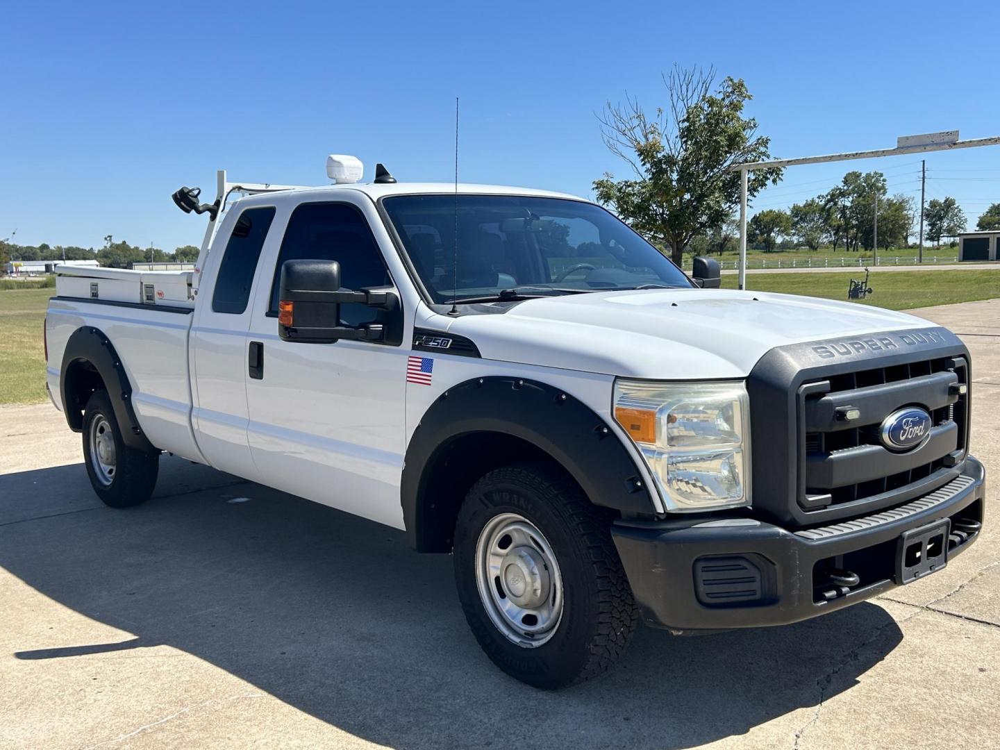 2015 White /Gray Ford F-250 SD SuperCab 2WD (1FT7X2A63FE) with an 6.2L V8 OHV 16V engine, 6-Speed Automatic transmission, located at 17760 Hwy 62, Morris, OK, 74445, (918) 733-4887, 35.609104, -95.877060 - 2015 F250 SUPER DUTY IS A BI-FUEL SYSTEM THAT RUNS ON CNG OR GASOLINE. THIS TRUCK HAS A 6.2L V8 ENGINE, FEATURES MANUAL SEAT, POWER WINDOWS, POWER LOCKS, POWER MIRRORS, AM FM RADIO, TRACTION CONTROL, AND TRAILER HITCH. A PREMIER ALTERNATIVE FUEL CONVERSION THAT IS EPA APPROVED. EXTREMELY CLEAN-BURNI - Photo#2