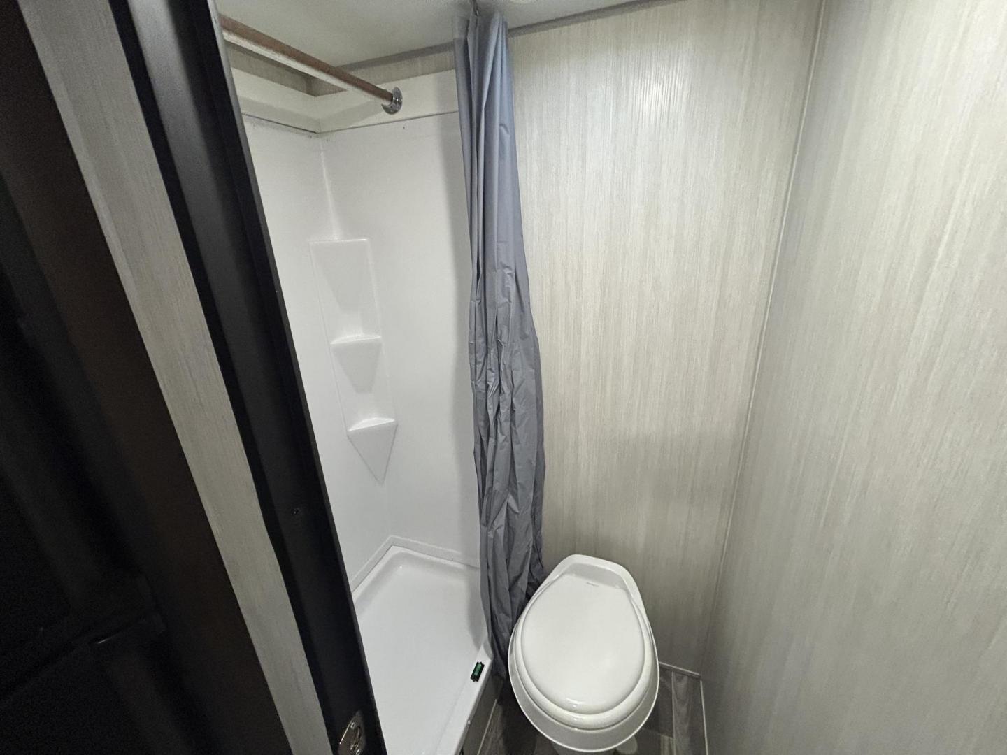 2019 Silver /TAN Forest River Cherokee 16BHS (5ZT2CKEC3KY) , located at 17760 Hwy 62, Morris, OK, 74445, 35.609104, -95.877060 - Photo#17