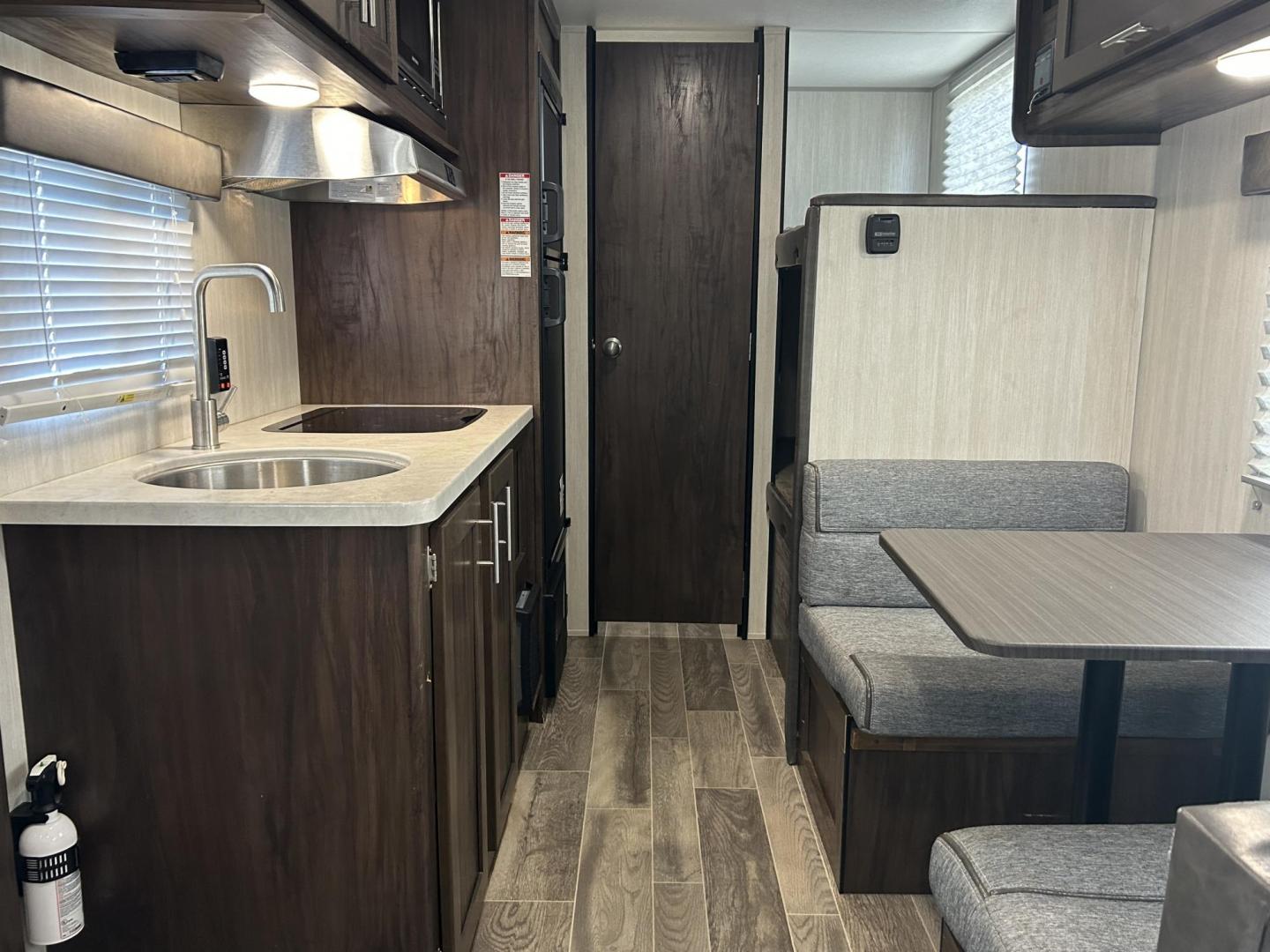 2019 Silver /TAN Forest River Cherokee 16BHS (5ZT2CKEC3KY) , located at 17760 Hwy 62, Morris, OK, 74445, 35.609104, -95.877060 - Photo#7