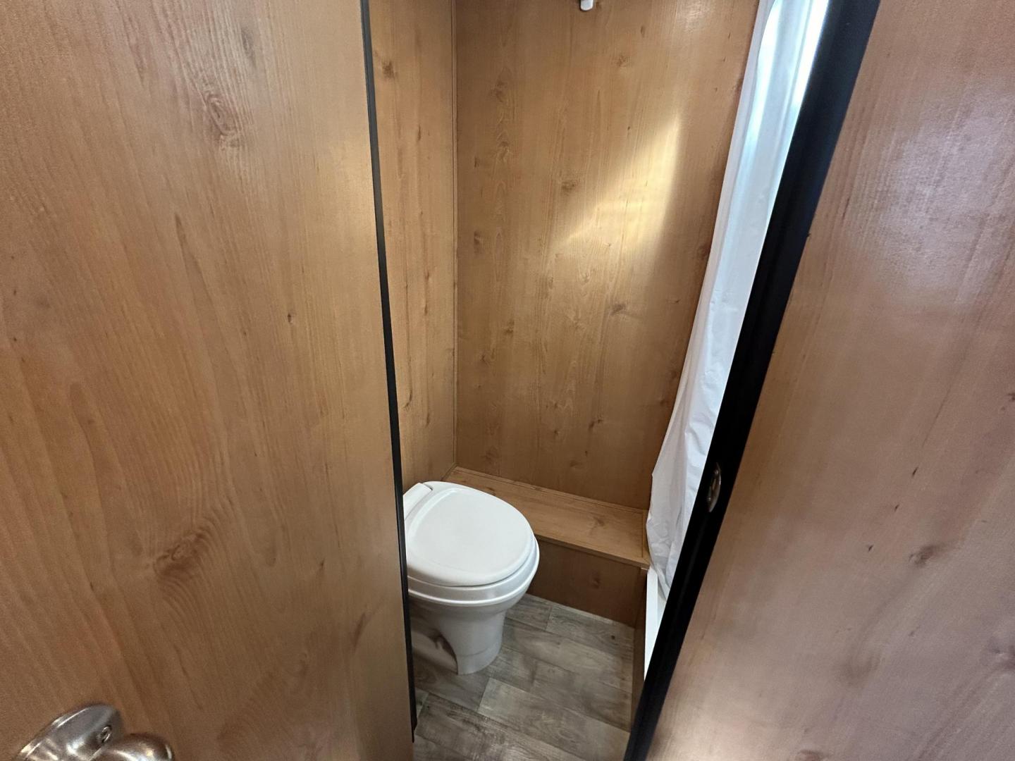 2023 White /TAN RIVERSIDE RETRO 165 165 ( 59CCC4817P) , located at 17760 Hwy 62, Morris, OK, 74445, 35.609104, -95.877060 - Photo#15