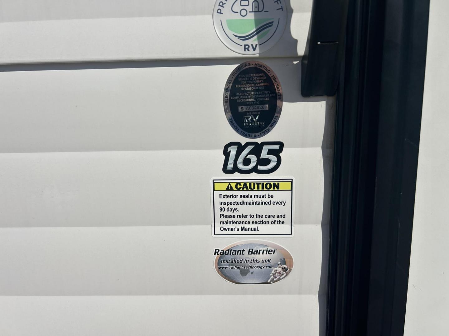 2023 White /TAN RIVERSIDE RETRO 165 165 ( 59CCC4817P) , located at 17760 Hwy 62, Morris, OK, 74445, 35.609104, -95.877060 - Photo#5