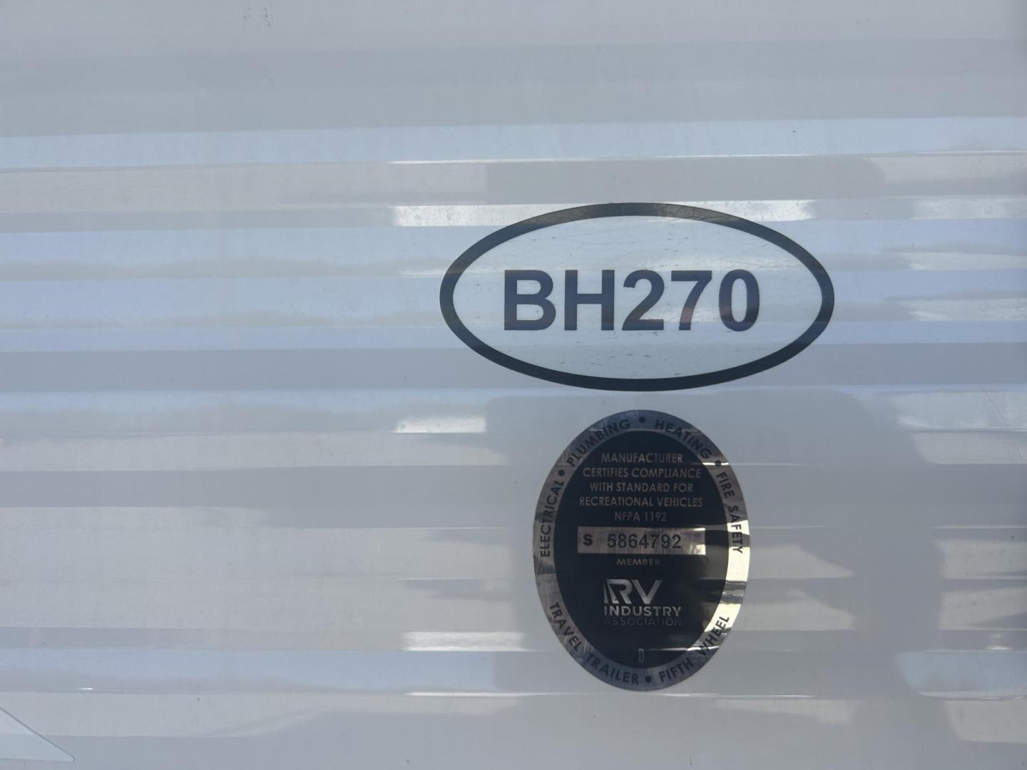 2021 Silver /TAN Breckenridge PIONEER BH270 (5SFPB3222ME) , located at 17760 Hwy 62, Morris, OK, 74445, 35.609104, -95.877060 - Photo#10