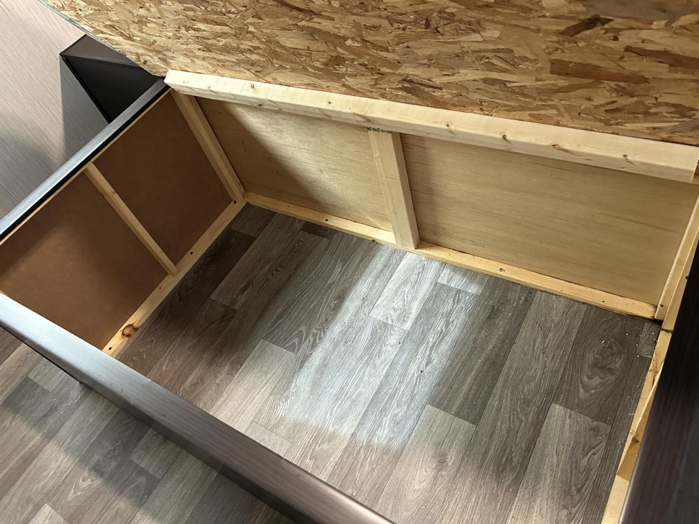 2021 Silver /TAN Breckenridge PIONEER BH270 (5SFPB3222ME) , located at 17760 Hwy 62, Morris, OK, 74445, 35.609104, -95.877060 - Photo#23