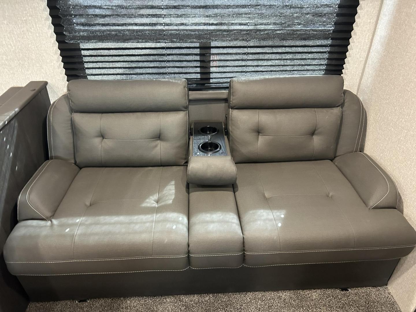 2023 Silver /TAN KZ SPORTSMAN 301BHKSE (4EZTU3020P5) , located at 17760 Hwy 62, Morris, OK, 74445, 35.609104, -95.877060 - Photo#15