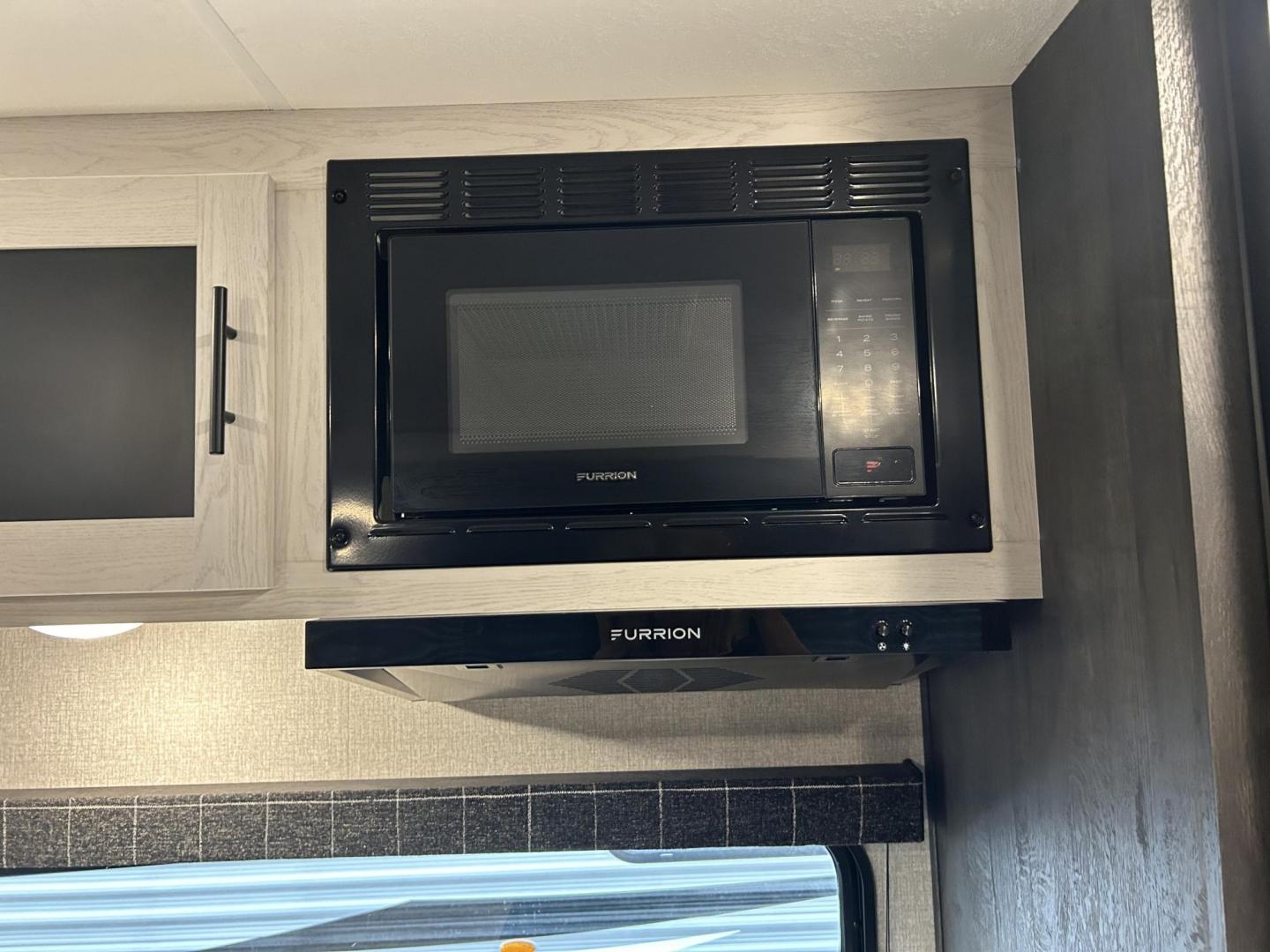 2023 Silver /TAN KZ SPORTSMAN 301BHKSE (4EZTU3020P5) , located at 17760 Hwy 62, Morris, OK, 74445, 35.609104, -95.877060 - Photo#22