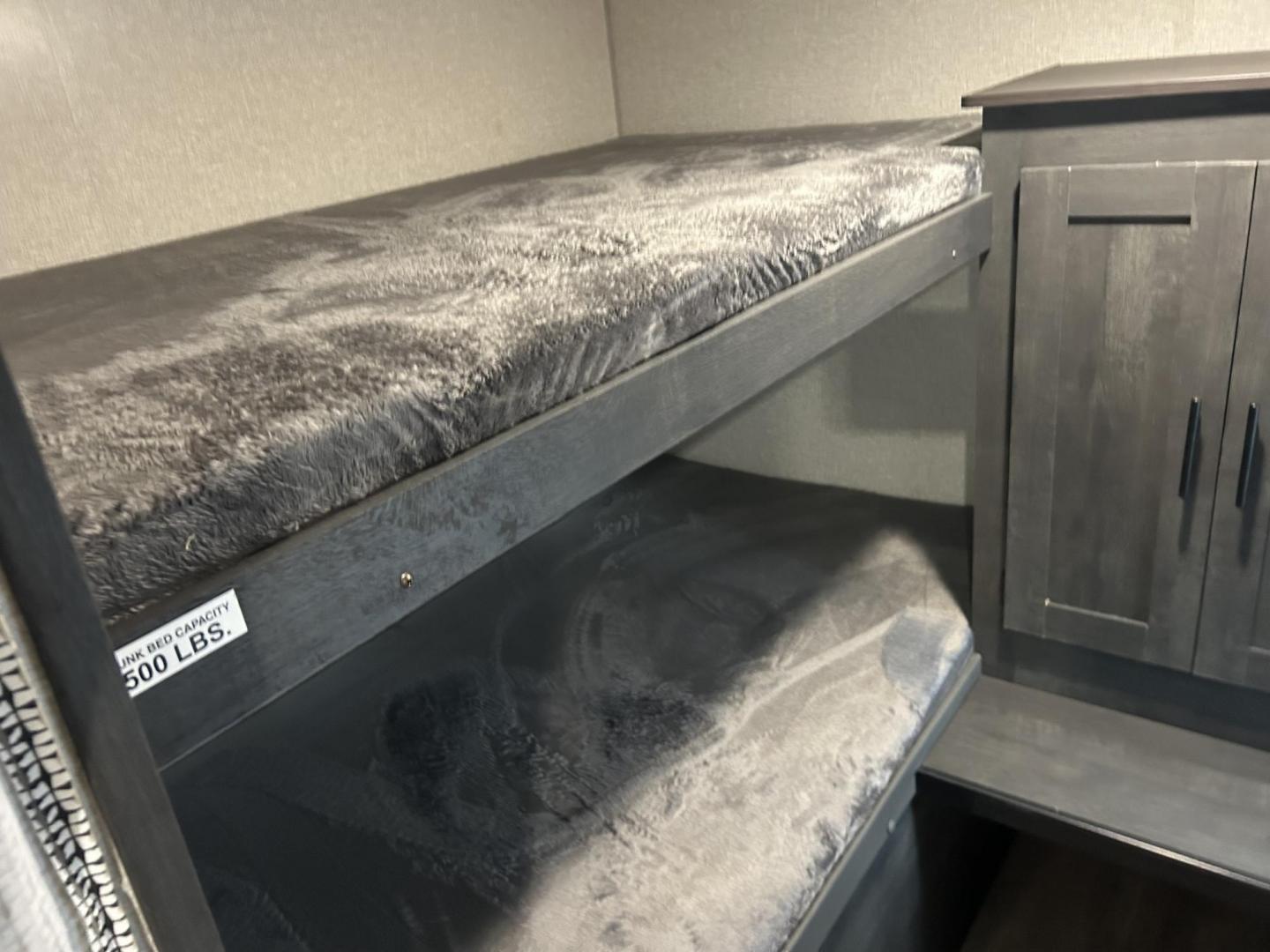 2023 Silver /TAN KZ SPORTSMAN 301BHKSE (4EZTU3020P5) , located at 17760 Hwy 62, Morris, OK, 74445, 35.609104, -95.877060 - Photo#26
