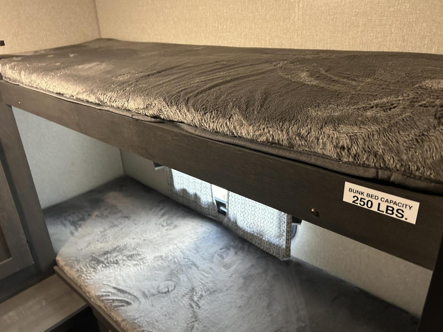 2023 Silver /TAN KZ SPORTSMAN 301BHKSE (4EZTU3020P5) , located at 17760 Hwy 62, Morris, OK, 74445, 35.609104, -95.877060 - Photo#27