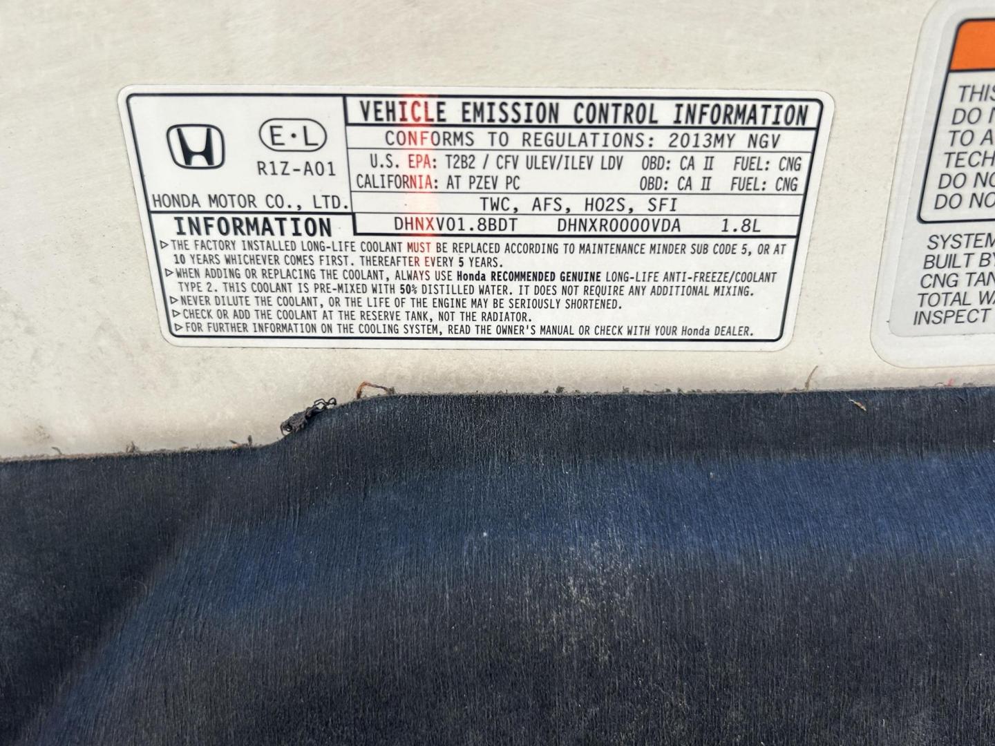 2013 White /Gray Honda Civic CNG (19XFB5F56DE) with an 1.8L L4 SOHC 16V CNG engine, 5A transmission, located at 17760 Hwy 62, Morris, OK, 74445, (918) 733-4887, 35.609104, -95.877060 - Photo#20