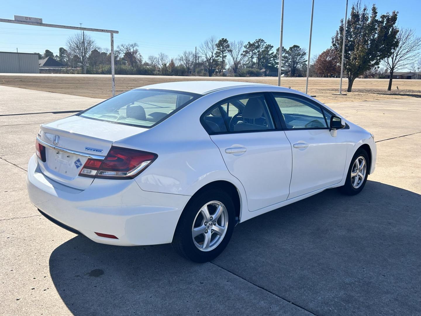 2013 White /Gray Honda Civic CNG (19XFB5F56DE) with an 1.8L L4 SOHC 16V CNG engine, 5A transmission, located at 17760 Hwy 62, Morris, OK, 74445, (918) 733-4887, 35.609104, -95.877060 - Photo#5