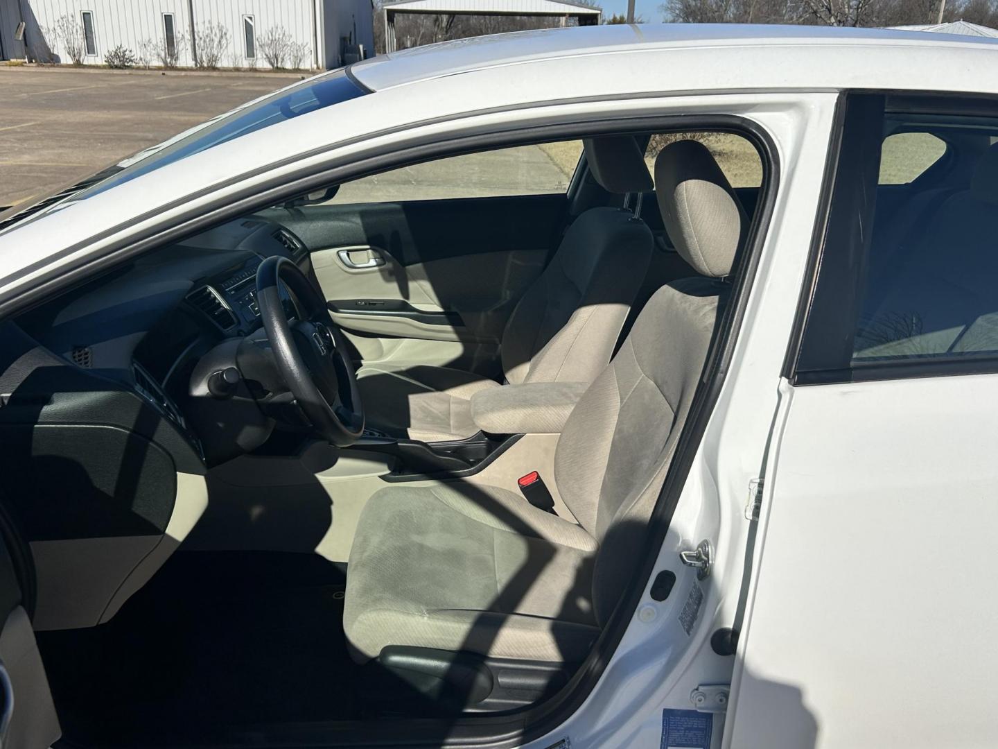 2013 White /Gray Honda Civic CNG (19XFB5F56DE) with an 1.8L L4 SOHC 16V CNG engine, 5A transmission, located at 17760 Hwy 62, Morris, OK, 74445, (918) 733-4887, 35.609104, -95.877060 - Photo#8