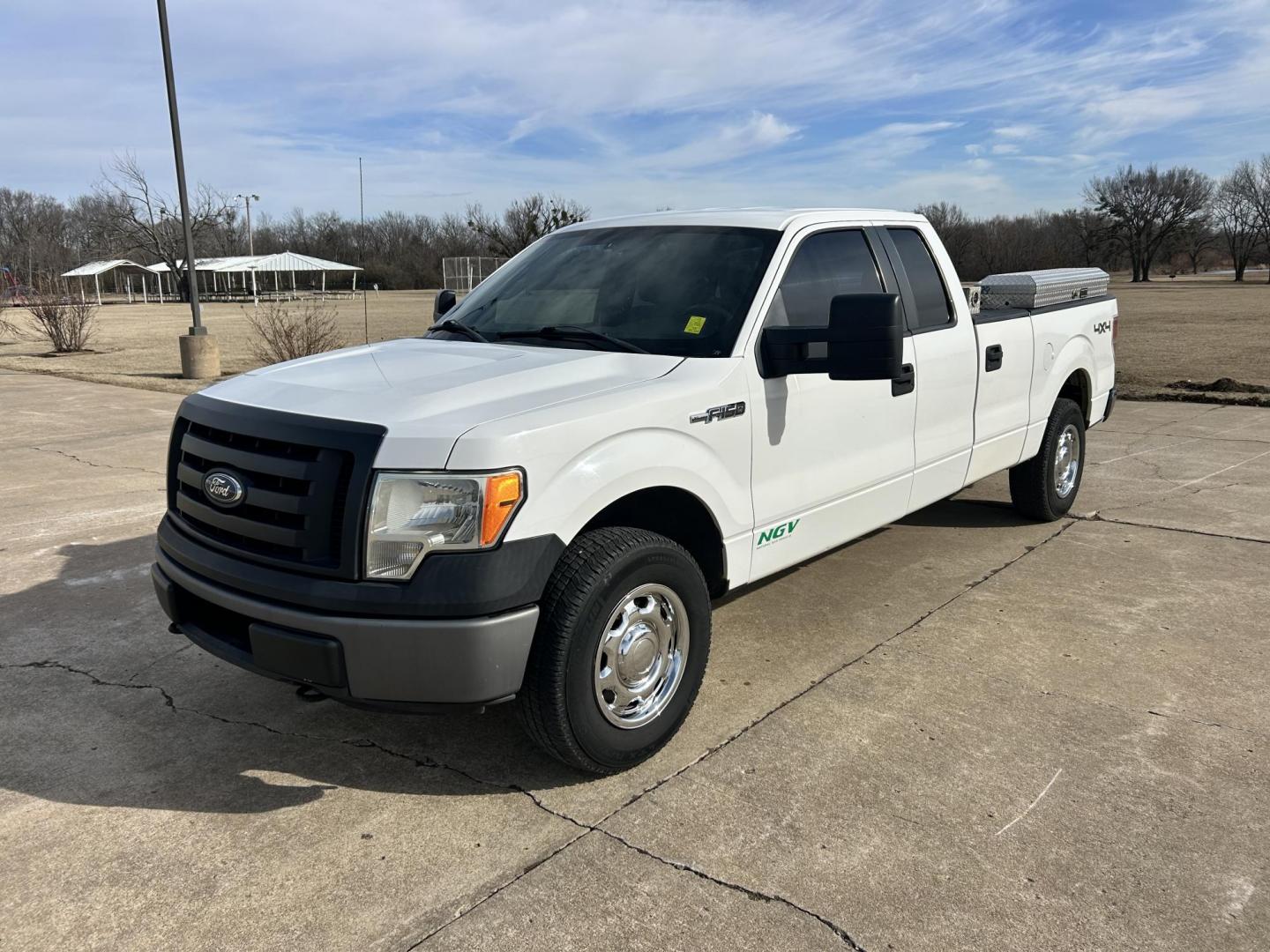 2012 White /Gray Ford F-150 XL SuperCab Bed 4WD (1FTVX1EF3CK) with an 5.0L V8 OHV 16V engine, 6-Speed Automatic transmission, located at 17760 Hwy 62, Morris, OK, 74445, (918) 733-4887, 35.609104, -95.877060 - 2012 FORD F-150 BI-FUEL SYSTEM RUNS ON CNG OR GASOLINE HAS THE 5.0L V8 AND IS 4WD. FEATURES POWER LOCKS, POWER WINDOWS, POWER MIRRORS, TOUCH SCREEN AM/FM STEREO, BLUETOOTH STEREO, CLOTH INTERIOR, BED LINER, CRUISE CONTROL, TRACTION CONTROL, TRAILER BRAKES, MULTI-FUNCTION STEERING CONTROL. A PREMIER - Photo#0