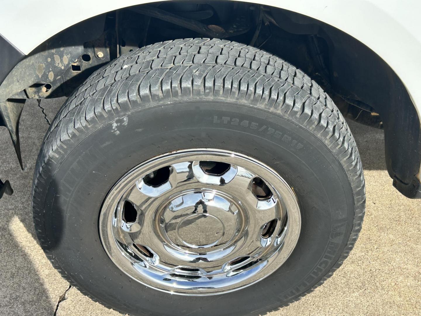 2012 White /Gray Ford F-150 XL SuperCab Bed 4WD (1FTVX1EF3CK) with an 5.0L V8 OHV 16V engine, 6-Speed Automatic transmission, located at 17760 Hwy 62, Morris, OK, 74445, (918) 733-4887, 35.609104, -95.877060 - 2012 FORD F-150 BI-FUEL SYSTEM RUNS ON CNG OR GASOLINE HAS THE 5.0L V8 AND IS 4WD. FEATURES POWER LOCKS, POWER WINDOWS, POWER MIRRORS, TOUCH SCREEN AM/FM STEREO, BLUETOOTH STEREO, CLOTH INTERIOR, BED LINER, CRUISE CONTROL, TRACTION CONTROL, TRAILER BRAKES, MULTI-FUNCTION STEERING CONTROL. A PREMIER - Photo#25