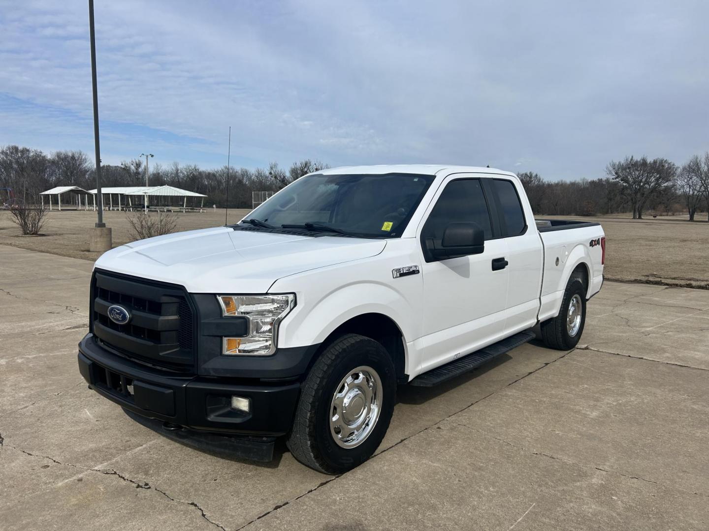 2017 White /Gray Ford F-150 XL SuperCab 5-ft. 4WD (1FTFX1EF8HK) with an 5.0L V8 engine, 6A transmission, located at 17760 Hwy 62, Morris, OK, 74445, (918) 733-4887, 35.609104, -95.877060 - 2017 FORD F150 XL SUPERCAB 5FT BED 4WD 5.0L V8 ENIGINE. BI-FUEL SYSTEM RUNS ON CNG OR GASOLINE. FEATURES KEYLESS REMOTE ENTRY, POWER LOCKS, POWER WINDOWS, POWER MIRRORS, AM/FM STEREO, SIRIUS XM STEREO, CD PLAYER, AUXILLARY PORT, CRUISE CONTROL, TRACTION CONTROL, MULTI-FUNCTIONING STEERING WHEEL CONT - Photo#0