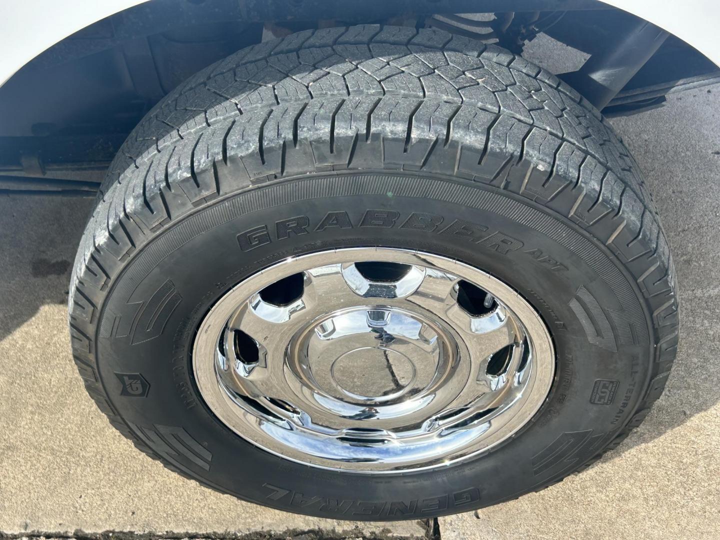 2017 White /Gray Ford F-150 XL SuperCab 5-ft. 4WD (1FTFX1EF8HK) with an 5.0L V8 engine, 6A transmission, located at 17760 Hwy 62, Morris, OK, 74445, (918) 733-4887, 35.609104, -95.877060 - 2017 FORD F150 XL SUPERCAB 5FT BED 4WD 5.0L V8 ENIGINE. BI-FUEL SYSTEM RUNS ON CNG OR GASOLINE. FEATURES KEYLESS REMOTE ENTRY, POWER LOCKS, POWER WINDOWS, POWER MIRRORS, AM/FM STEREO, SIRIUS XM STEREO, CD PLAYER, AUXILLARY PORT, CRUISE CONTROL, TRACTION CONTROL, MULTI-FUNCTIONING STEERING WHEEL CONT - Photo#28