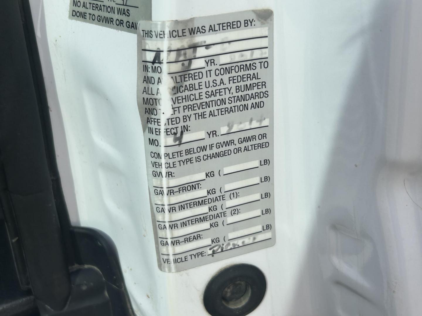 2017 White /Gray Ford F-150 XL SuperCab 5-ft. 4WD (1FTFX1EF8HK) with an 5.0L V8 engine, 6A transmission, located at 17760 Hwy 62, Morris, OK, 74445, (918) 733-4887, 35.609104, -95.877060 - 2017 FORD F150 XL SUPERCAB 5FT BED 4WD 5.0L V8 ENIGINE. BI-FUEL SYSTEM RUNS ON CNG OR GASOLINE. FEATURES KEYLESS REMOTE ENTRY, POWER LOCKS, POWER WINDOWS, POWER MIRRORS, AM/FM STEREO, SIRIUS XM STEREO, CD PLAYER, AUXILLARY PORT, CRUISE CONTROL, TRACTION CONTROL, MULTI-FUNCTIONING STEERING WHEEL CONT - Photo#30