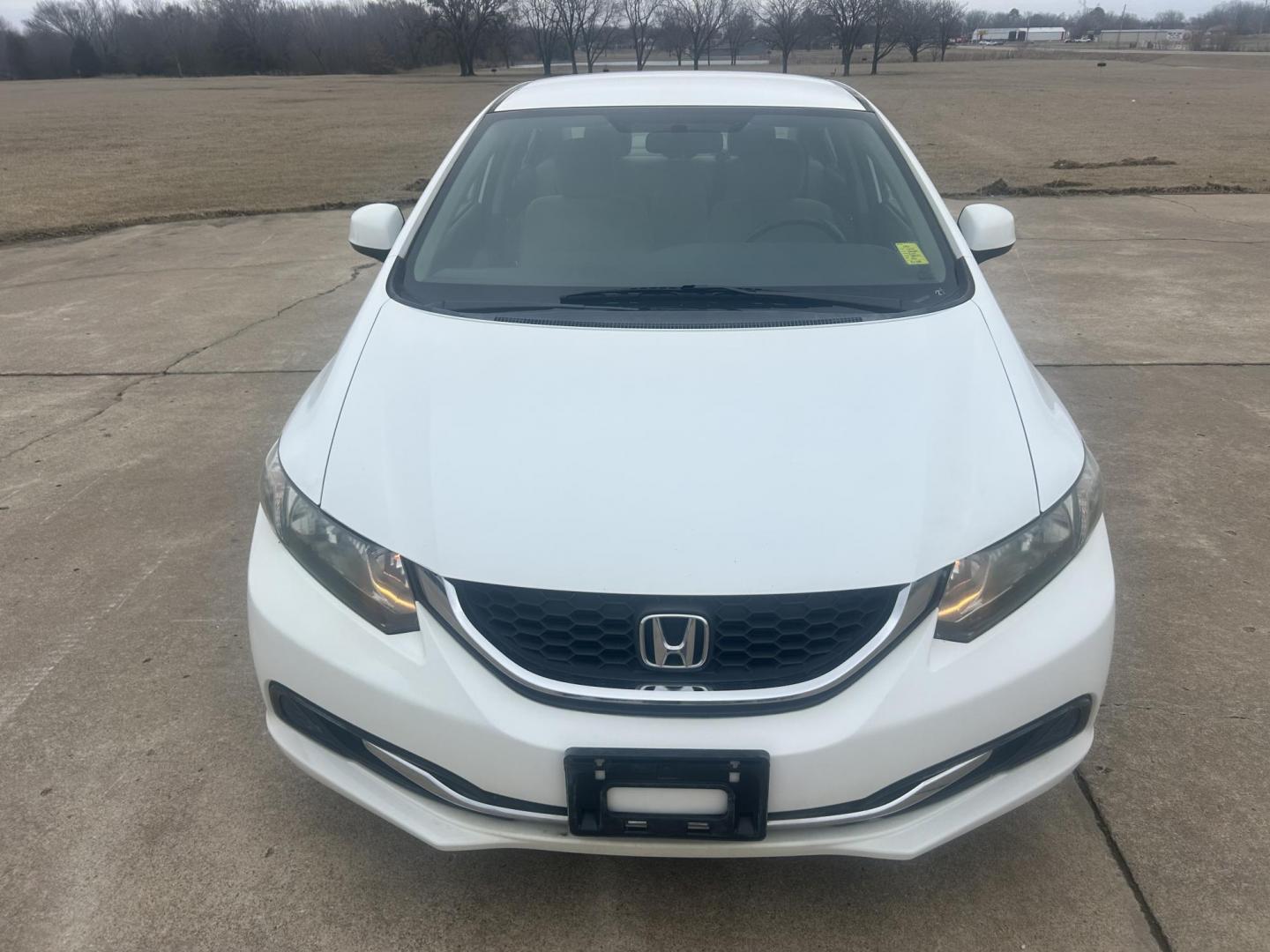 2013 White /TAN Honda Civic CNG Sedan 5-Speed AT (19XFB5F56DE) with an 1.8L L4 SOHC 16V CNG engine, 5A transmission, located at 17760 Hwy 62, Morris, OK, 74445, (918) 733-4887, 35.609104, -95.877060 - 2013 HONDA CIVIC DEDICATED CNG (RUNS ONLY ON COMPRESSED NATURAL GAS) HAS A 1.8L 4 CYLINDER ENGINE AND IS 2WD. FEATURES MANUAL SEATS, POWER LOCKS, POWER MIRRORS, POWER WINDOWS. HAS AM/FM RADIO, CD PLAYER, AUX PORT, USB PORT, CRUISE CONTROL, MULTI-FUNCTION STEERING WHEEL CONTROL, HANDS FREE CALLING, T - Photo#7