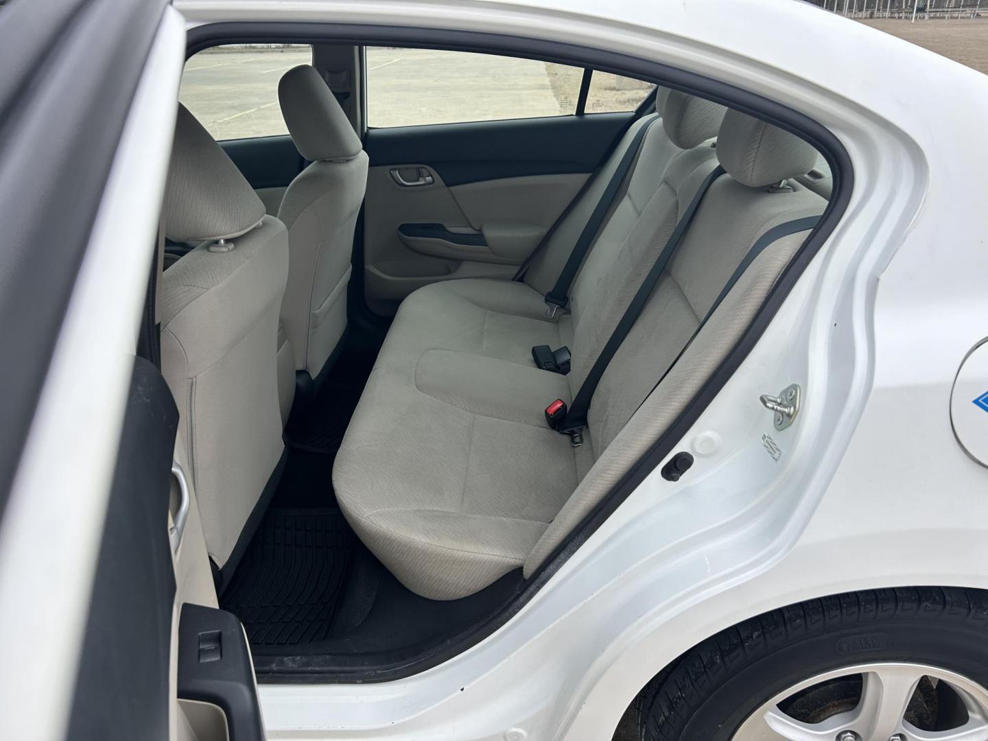 2013 White /TAN Honda Civic CNG Sedan 5-Speed AT (19XFB5F56DE) with an 1.8L L4 SOHC 16V CNG engine, 5A transmission, located at 17760 Hwy 62, Morris, OK, 74445, (918) 733-4887, 35.609104, -95.877060 - 2013 HONDA CIVIC DEDICATED CNG (RUNS ONLY ON COMPRESSED NATURAL GAS) HAS A 1.8L 4 CYLINDER ENGINE AND IS 2WD. FEATURES MANUAL SEATS, POWER LOCKS, POWER MIRRORS, POWER WINDOWS. HAS AM/FM RADIO, CD PLAYER, AUX PORT, USB PORT, CRUISE CONTROL, MULTI-FUNCTION STEERING WHEEL CONTROL, HANDS FREE CALLING, T - Photo#14