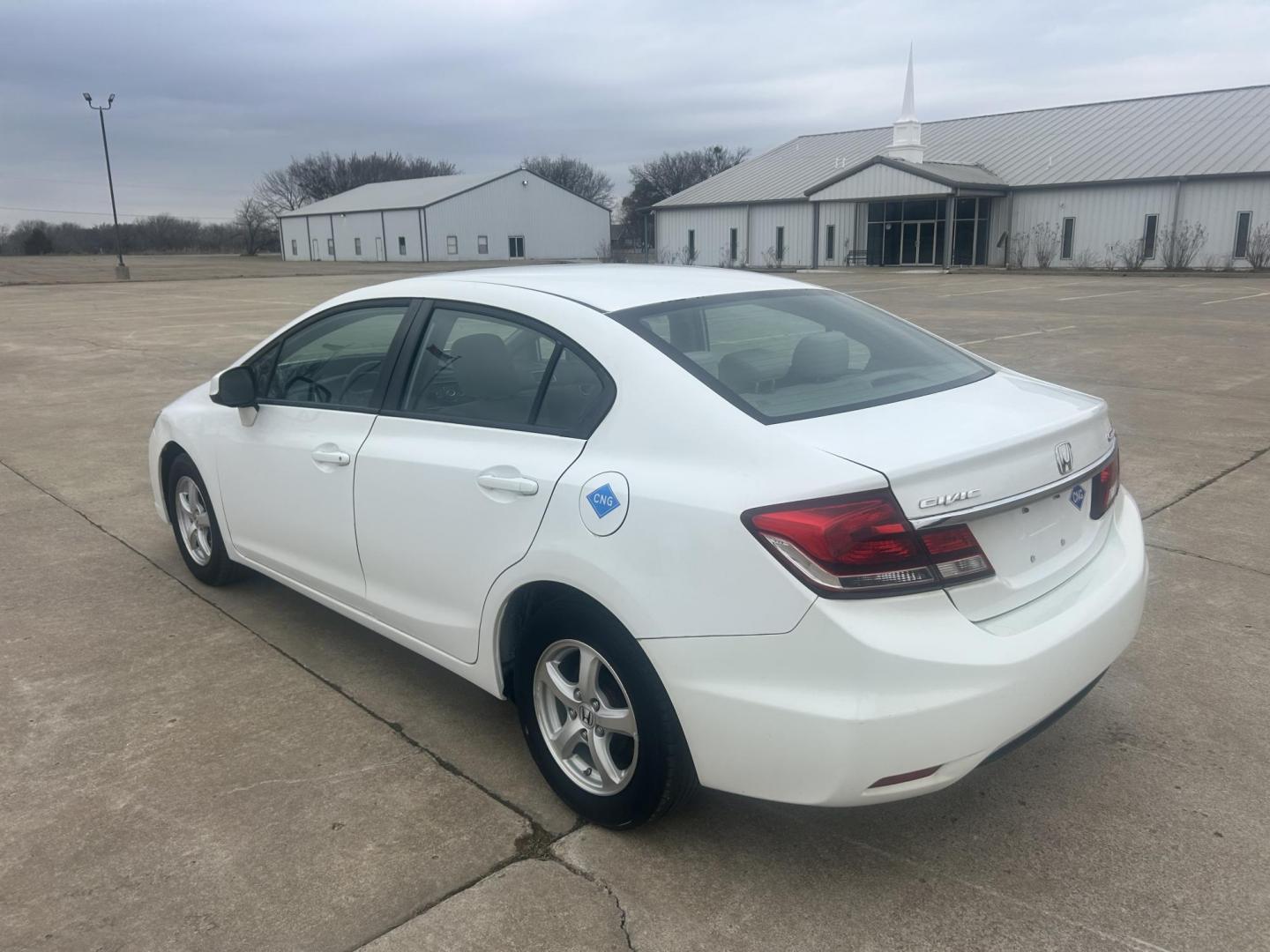 2013 White /TAN Honda Civic CNG Sedan 5-Speed AT (19XFB5F56DE) with an 1.8L L4 SOHC 16V CNG engine, 5A transmission, located at 17760 Hwy 62, Morris, OK, 74445, (918) 733-4887, 35.609104, -95.877060 - 2013 HONDA CIVIC DEDICATED CNG (RUNS ONLY ON COMPRESSED NATURAL GAS) HAS A 1.8L 4 CYLINDER ENGINE AND IS 2WD. FEATURES MANUAL SEATS, POWER LOCKS, POWER MIRRORS, POWER WINDOWS. HAS AM/FM RADIO, CD PLAYER, AUX PORT, USB PORT, CRUISE CONTROL, MULTI-FUNCTION STEERING WHEEL CONTROL, HANDS FREE CALLING, T - Photo#2