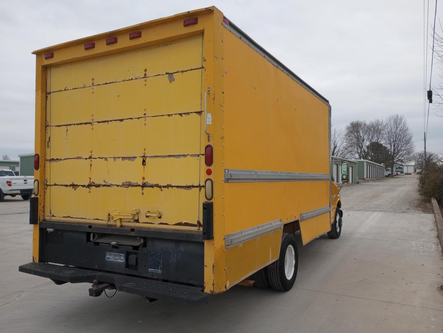1997 YELLOW /Gray GMC Savana G3500 (1GDHG31R4V1) with an 5.7L V8 OHV 16V engine, 4-Speed Automatic transmission, located at 17760 Hwy 62, Morris, OK, 74445, (918) 733-4887, 35.609104, -95.877060 - 1997 GMC SAVANA BOX TRUCK 14.5 X 7.25FT HAS THE 5.7L V8 OHV 16V ENGINE. FEATURES CLOTH SEATS, MANUAL SEATS, MANUAL LOCKS, MANUAL WINDOWS, AND AM/FM RADIO. HAS ONLY 166,611 MILES, TIRES 225/75R16. HAS LOADING RAMP. CLEAN TITLE ***DAMAGE SHOWN IN PHOTOS*** $5,900 CALL RUSS, JONA OR HARLEY - Photo#1