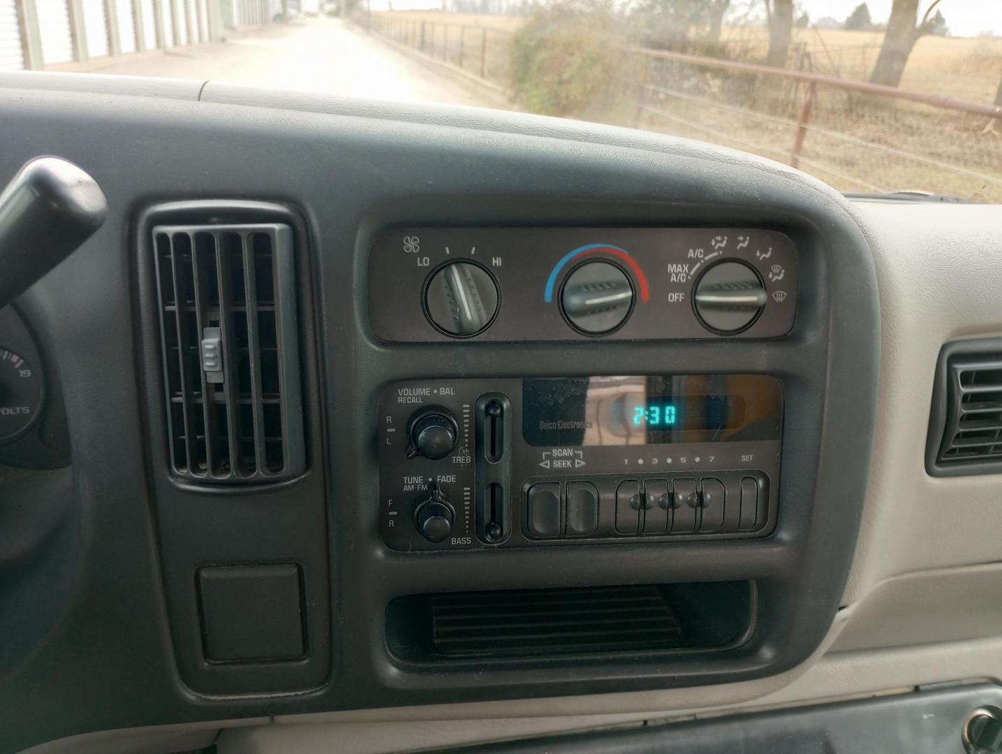 1997 YELLOW /Gray GMC Savana G3500 (1GDHG31R4V1) with an 5.7L V8 OHV 16V engine, 4-Speed Automatic transmission, located at 17760 Hwy 62, Morris, OK, 74445, (918) 733-4887, 35.609104, -95.877060 - 1997 GMC SAVANA BOX TRUCK 14.5 X 7.25FT HAS THE 5.7L V8 OHV 16V ENGINE. FEATURES CLOTH SEATS, MANUAL SEATS, MANUAL LOCKS, MANUAL WINDOWS, AND AM/FM RADIO. HAS ONLY 166,611 MILES, TIRES 225/75R16. HAS LOADING RAMP. CLEAN TITLE ***DAMAGE SHOWN IN PHOTOS*** $5,900 CALL RUSS, JONA OR HARLEY - Photo#13