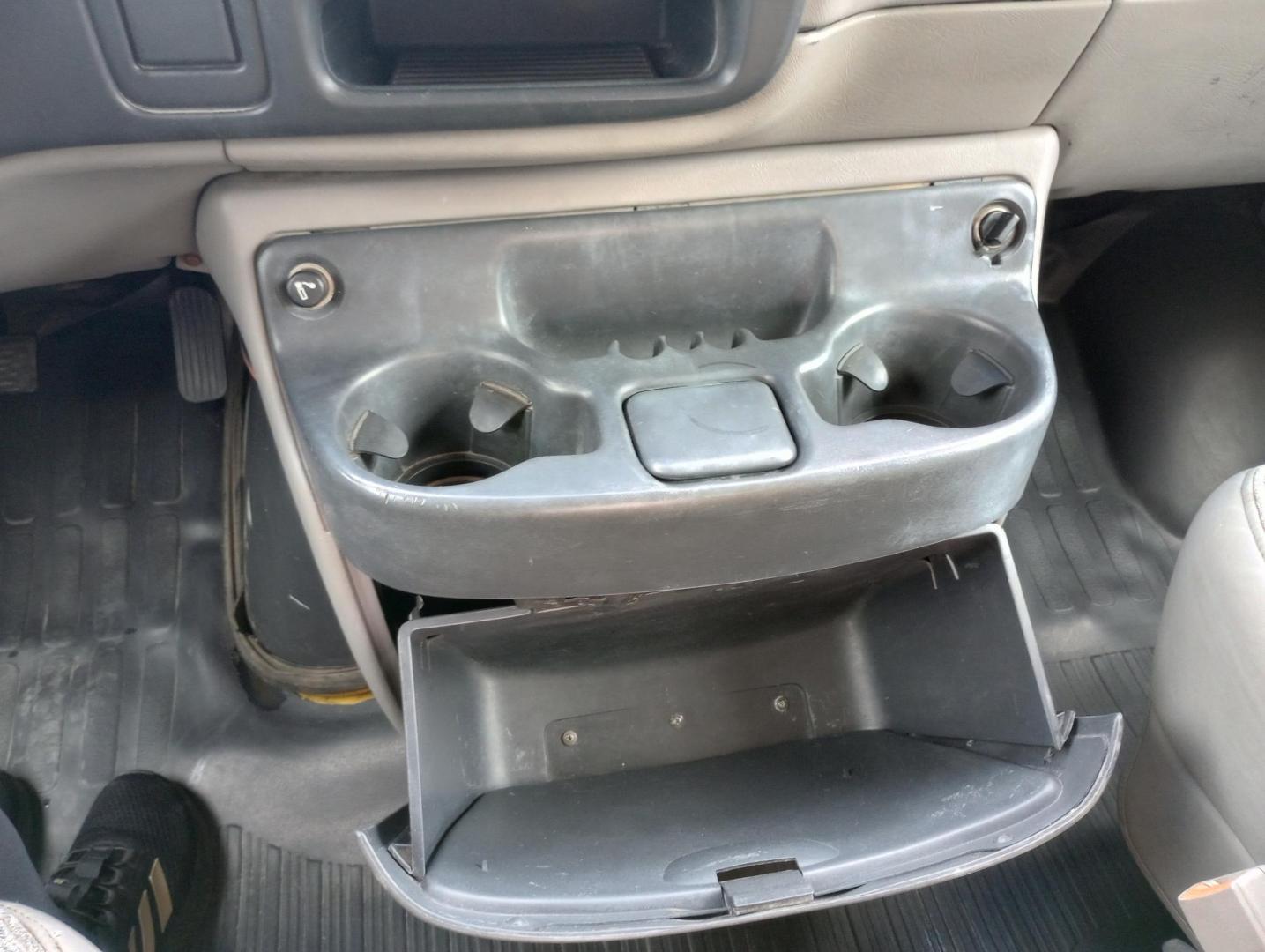 1997 YELLOW /Gray GMC Savana G3500 (1GDHG31R4V1) with an 5.7L V8 OHV 16V engine, 4-Speed Automatic transmission, located at 17760 Hwy 62, Morris, OK, 74445, (918) 733-4887, 35.609104, -95.877060 - 1997 GMC SAVANA BOX TRUCK 14.5 X 7.25FT HAS THE 5.7L V8 OHV 16V ENGINE. FEATURES CLOTH SEATS, MANUAL SEATS, MANUAL LOCKS, MANUAL WINDOWS, AND AM/FM RADIO. HAS ONLY 166,611 MILES, TIRES 225/75R16. HAS LOADING RAMP. CLEAN TITLE ***DAMAGE SHOWN IN PHOTOS*** $5,900 CALL RUSS, JONA OR HARLEY - Photo#16