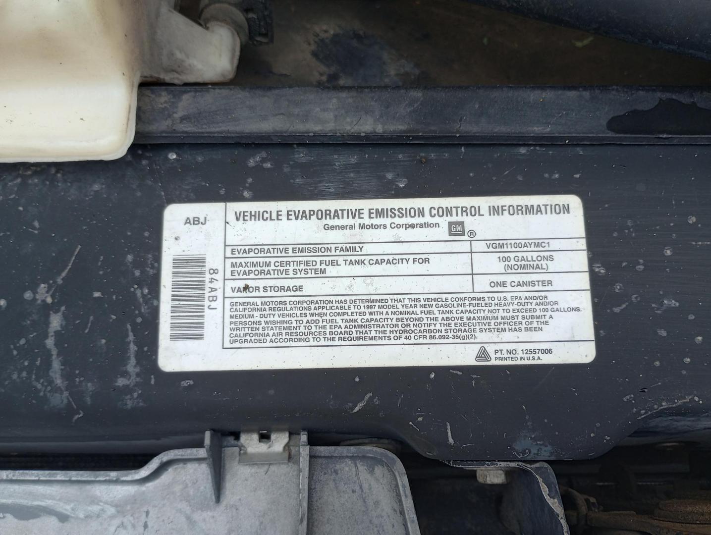 1997 YELLOW /Gray GMC Savana G3500 (1GDHG31R4V1) with an 5.7L V8 OHV 16V engine, 4-Speed Automatic transmission, located at 17760 Hwy 62, Morris, OK, 74445, (918) 733-4887, 35.609104, -95.877060 - 1997 GMC SAVANA BOX TRUCK 14.5 X 7.25FT HAS THE 5.7L V8 OHV 16V ENGINE. FEATURES CLOTH SEATS, MANUAL SEATS, MANUAL LOCKS, MANUAL WINDOWS, AND AM/FM RADIO. HAS ONLY 166,611 MILES, TIRES 225/75R16. HAS LOADING RAMP. CLEAN TITLE ***DAMAGE SHOWN IN PHOTOS*** $5,900 CALL RUSS, JONA OR HARLEY - Photo#23