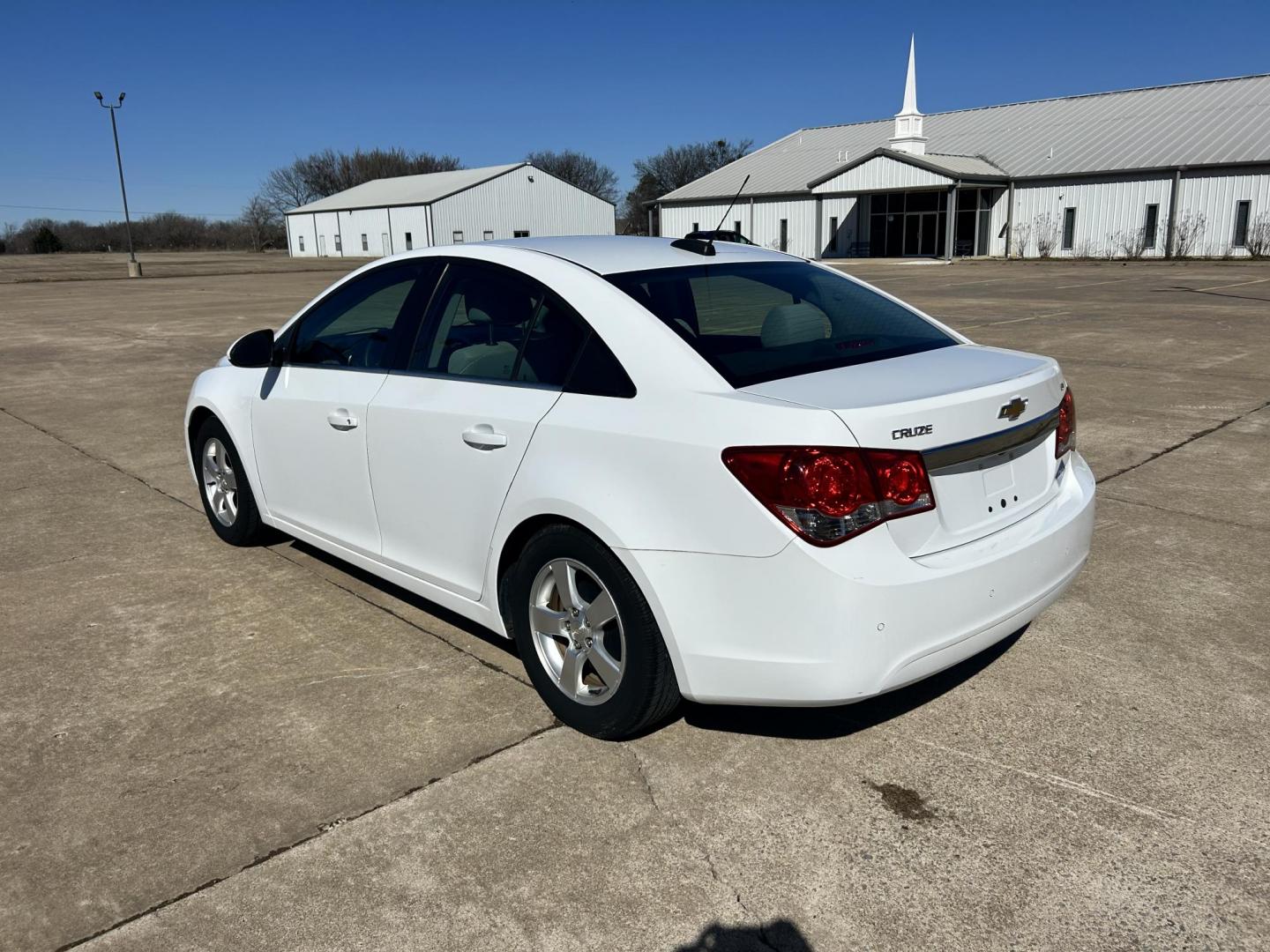 2015 White /Gray Chevrolet Cruze 1LT Auto (1G1PC5SB9F7) with an 1.4L L4 DOHC 16V TURBO engine, 6-Speed Automatic transmission, located at 17760 Hwy 62, Morris, OK, 74445, (918) 733-4887, 35.609104, -95.877060 - 2015 CHEVROLET CRUZE 1.4L L4 DOHC 16V TURBO FFV FWD, A BI-FUEL SYSTEM THAT RUNS ON CNG (COMPRESSED NATURAL GAS) OR GASOLINE. GREAT FOR YOUR EVERYDAY COMMUTE 42 MPG!!!!! THE CHEVROLET CRUZE FEATURES POWER LOCKS, POWER WINDOWS, POWER MIRRORS, MANUAL SEATS, CLOTH SEATS, AM/FM RADIO, CD PLAYER, ON STAR - Photo#6