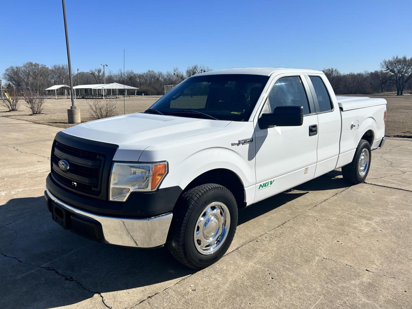 2014 White /Gray Ford F-150 XL (1FTEX1CM1EK) with an 3.7L V6 DOHC 24V engine, 6-Speed Automatic transmission, located at 17760 Hwy 62, Morris, OK, 74445, (918) 733-4887, 35.609104, -95.877060 - 2014 FORD F-150 XL SUPERCAB 7FT. BED 2WD 3.7L V6 BI-FUEL SYSTEM RUNS ON CNG OR GASOLINE. FEATURES KEYLESS REMOTE ENTRY, POWER LOCKS, POWER WINDOWS, AM/FM STEREO, SIRIUS XM STEREO, CD PLAYER, AUXILLARY PORT, CRUISE CONTROL, TRACTION CONTROL, MULTI-FUNCTIONING STEERING WHEEL CONTROLS, TRAILER HITCH, - Photo#0