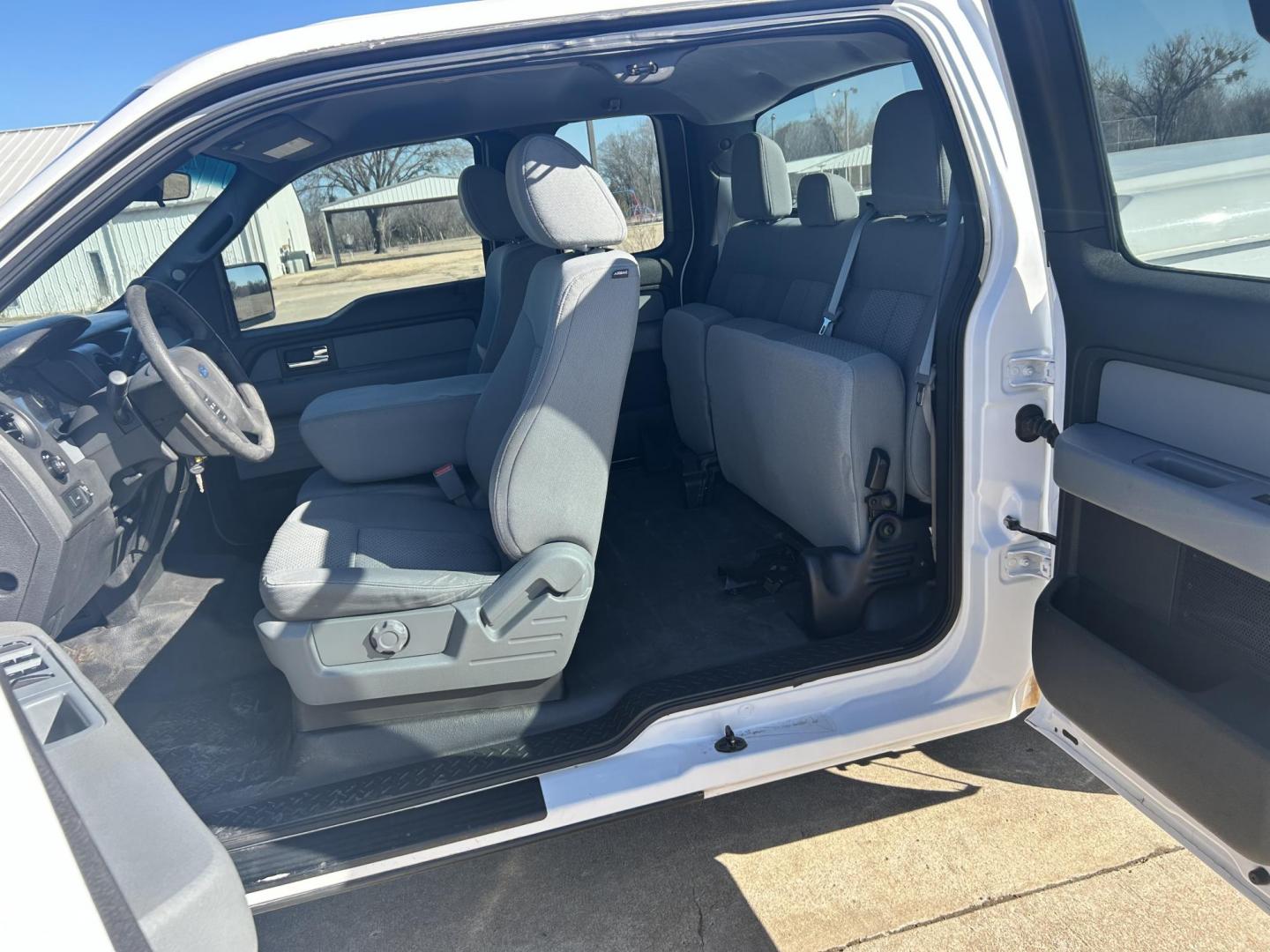 2014 White /Gray Ford F-150 XL (1FTEX1CM1EK) with an 3.7L V6 DOHC 24V engine, 6-Speed Automatic transmission, located at 17760 Hwy 62, Morris, OK, 74445, (918) 733-4887, 35.609104, -95.877060 - 2014 FORD F-150 XL SUPERCAB 7FT. BED 2WD 3.7L V6 BI-FUEL SYSTEM RUNS ON CNG OR GASOLINE. FEATURES KEYLESS REMOTE ENTRY, POWER LOCKS, POWER WINDOWS, AM/FM STEREO, SIRIUS XM STEREO, CD PLAYER, AUXILLARY PORT, CRUISE CONTROL, TRACTION CONTROL, MULTI-FUNCTIONING STEERING WHEEL CONTROLS, TRAILER HITCH, - Photo#15
