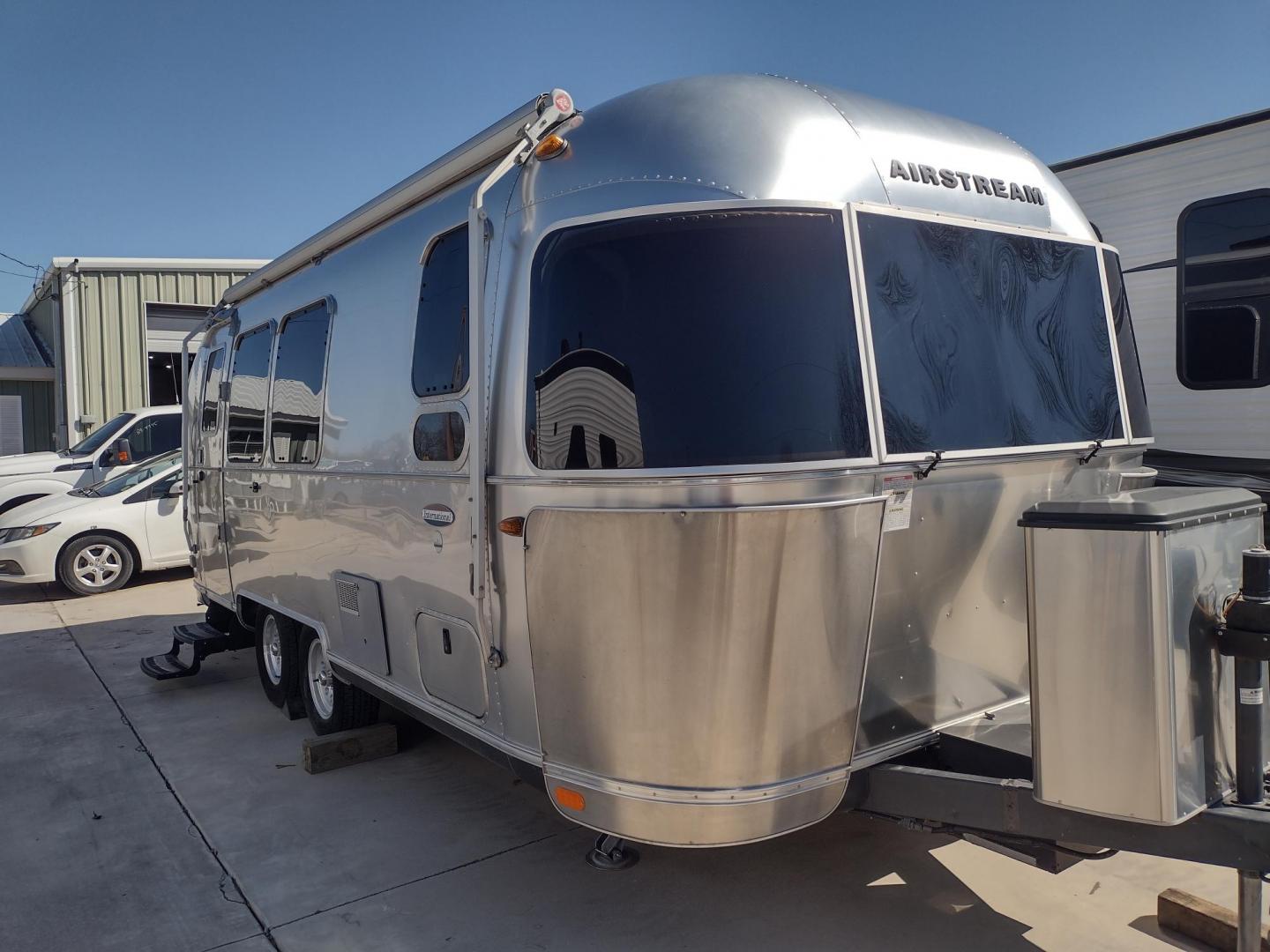 2016 Silver Airstream INTERNATIONAL SERENITY 23FB 23FB (1STKFAG29GJ) , located at 17760 Hwy 62, Morris, OK, 74445, 35.609104, -95.877060 - Photo#0