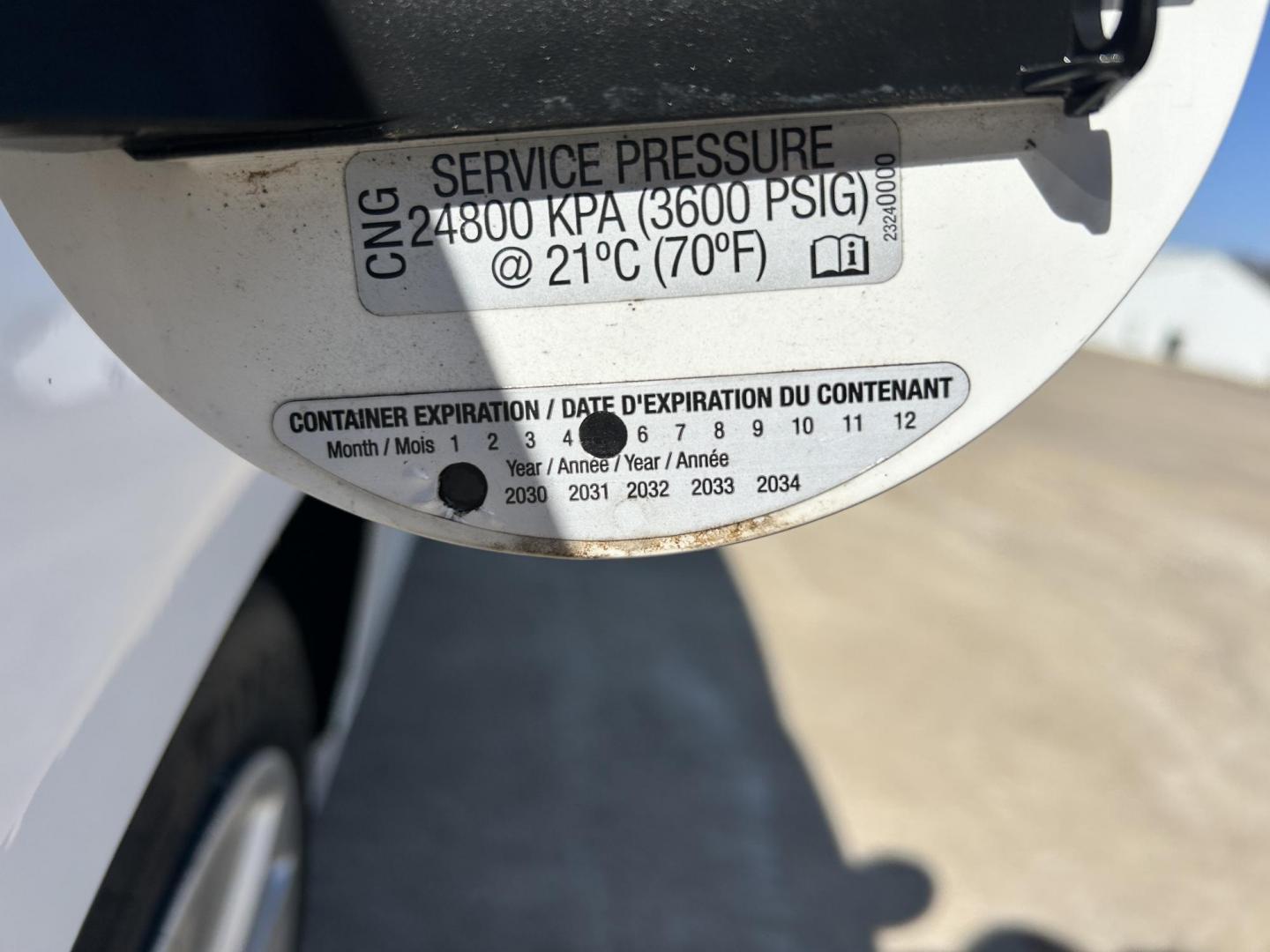 2016 White /Gray Chevrolet Impala CNG 2FL (2G11Y5SN2G9) with an 3.6L V6 DOHC 24V CNG engine, 6A transmission, located at 17760 Hwy 62, Morris, OK, 74445, (918) 733-4887, 35.609104, -95.877060 - 2016 CHEVY IMPALA HAS THE 3.6 V6 ENGINE AND IS FWD. THE IMPALA IS A BI-FUEL CAR THAT RUNS ON BOTH CNG (COMPRESSED NATUAL GAS) OR GASOLINE. THIS CAR FEATURES KEYLESS REMOTE START, KEYLESS REMOTE ENTRY, POWER LOCKS, POWER WINDOWS, POWER SEATS, POWER MIRRORS, AM/FM STEREO, CLOTH SEATS, BACK UP CAMERA, - Photo#19