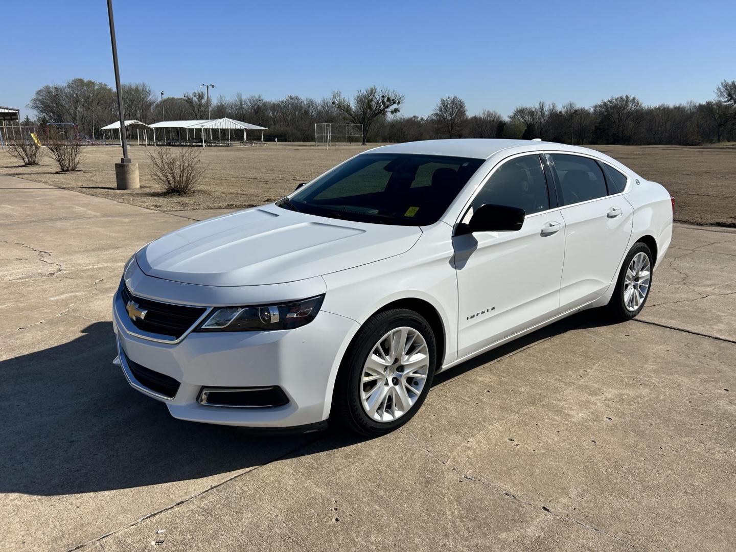 2016 White /Gray Chevrolet Impala CNG 2FL (2G11Y5SN2G9) with an 3.6L V6 DOHC 24V CNG engine, 6A transmission, located at 17760 Hwy 62, Morris, OK, 74445, (918) 733-4887, 35.609104, -95.877060 - 2016 CHEVY IMPALA HAS THE 3.6 V6 ENGINE AND IS FWD. THE IMPALA IS A BI-FUEL CAR THAT RUNS ON BOTH CNG (COMPRESSED NATUAL GAS) OR GASOLINE. THIS CAR FEATURES KEYLESS REMOTE START, KEYLESS REMOTE ENTRY, POWER LOCKS, POWER WINDOWS, POWER SEATS, POWER MIRRORS, AM/FM STEREO, CLOTH SEATS, BACK UP CAMERA, - Photo#2