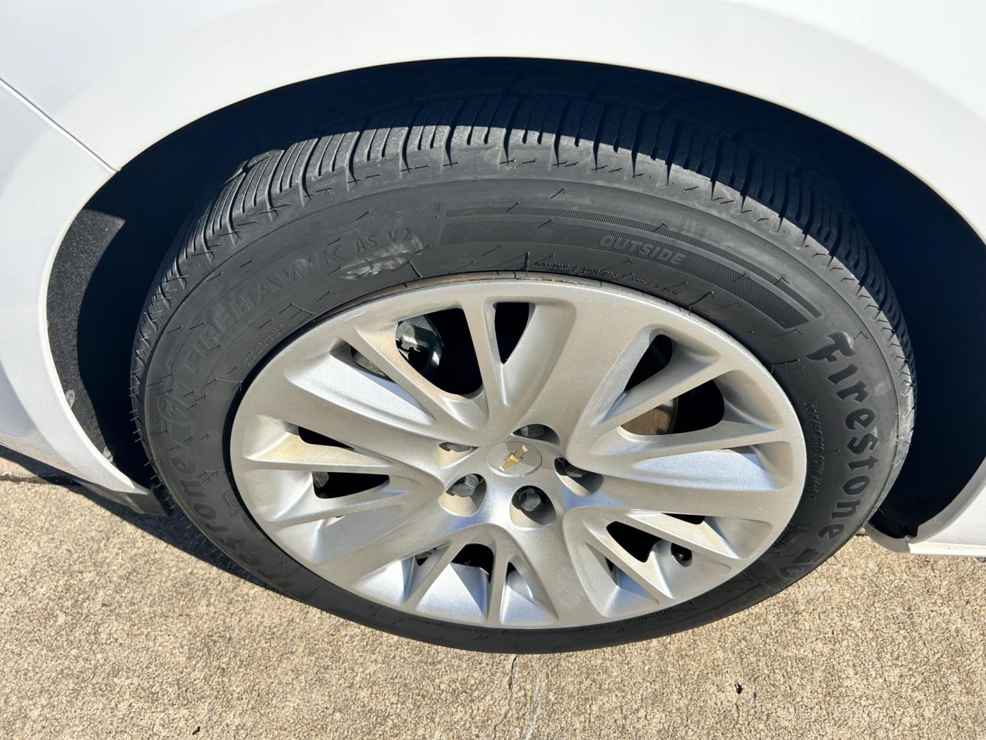 2016 White /Gray Chevrolet Impala CNG 2FL (2G11Y5SN2G9) with an 3.6L V6 DOHC 24V CNG engine, 6A transmission, located at 17760 Hwy 62, Morris, OK, 74445, (918) 733-4887, 35.609104, -95.877060 - 2016 CHEVY IMPALA HAS THE 3.6 V6 ENGINE AND IS FWD. THE IMPALA IS A BI-FUEL CAR THAT RUNS ON BOTH CNG (COMPRESSED NATUAL GAS) OR GASOLINE. THIS CAR FEATURES KEYLESS REMOTE START, KEYLESS REMOTE ENTRY, POWER LOCKS, POWER WINDOWS, POWER SEATS, POWER MIRRORS, AM/FM STEREO, CLOTH SEATS, BACK UP CAMERA, - Photo#20