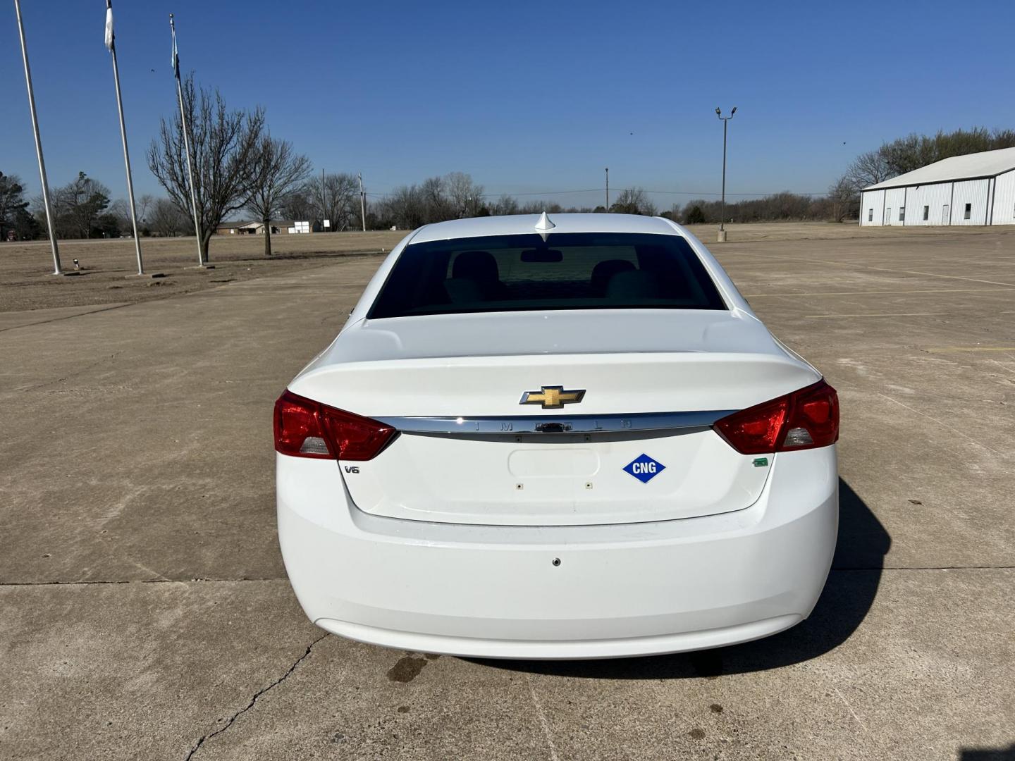 2016 White /Gray Chevrolet Impala CNG 2FL (2G11Y5SN2G9) with an 3.6L V6 DOHC 24V CNG engine, 6A transmission, located at 17760 Hwy 62, Morris, OK, 74445, (918) 733-4887, 35.609104, -95.877060 - 2016 CHEVY IMPALA HAS THE 3.6 V6 ENGINE AND IS FWD. THE IMPALA IS A BI-FUEL CAR THAT RUNS ON BOTH CNG (COMPRESSED NATUAL GAS) OR GASOLINE. THIS CAR FEATURES KEYLESS REMOTE START, KEYLESS REMOTE ENTRY, POWER LOCKS, POWER WINDOWS, POWER SEATS, POWER MIRRORS, AM/FM STEREO, CLOTH SEATS, BACK UP CAMERA, - Photo#5